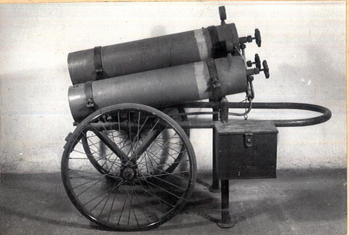 45 kg-os targoncás gázzaloltó (Katasztrófavédelem Központi Múzeuma CC BY-NC-SA)