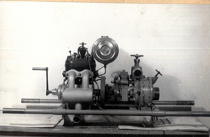 Szabó-féle 400-as kismotorfecskendő (Katasztrófavédelem Központi Múzeuma CC BY-NC-SA)