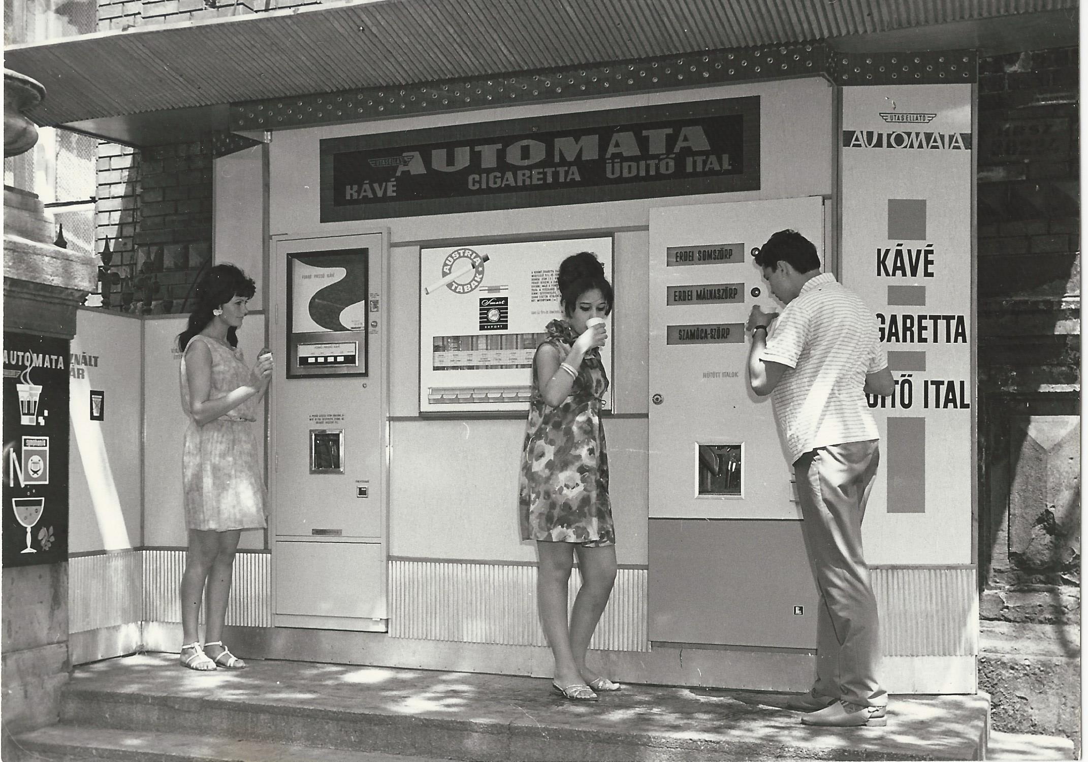 MÁV Utasellátó automatái (Magyar Kereskedelmi és Vendéglátóipari Múzeum CC BY-NC-SA)