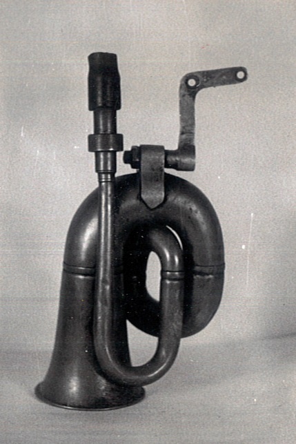 Gépkocsi kürt (Katasztrófavédelem Központi Múzeuma CC BY-NC-SA)