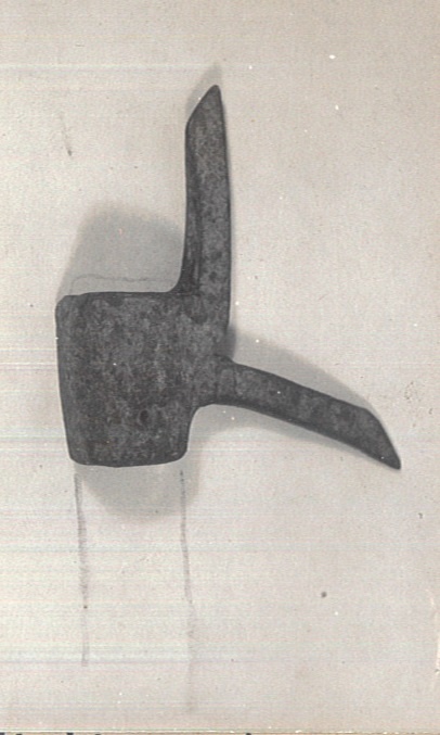 Kétágú csáklya (Katasztrófavédelem Központi Múzeuma CC BY-NC-SA)