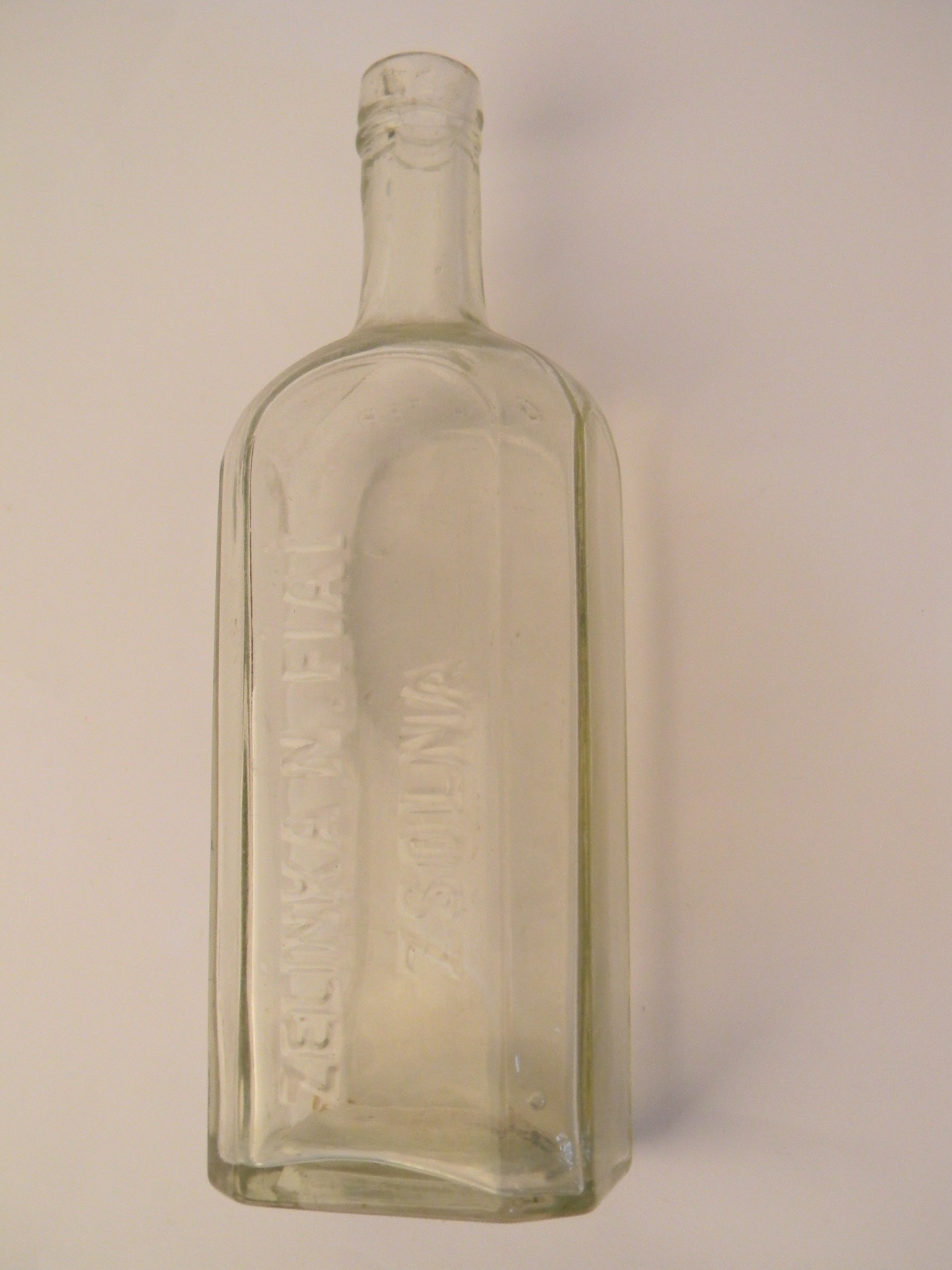 Zelinka likőrös üveg (Magyar Kereskedelmi és Vendéglátóipari Múzeum CC BY-NC-SA)