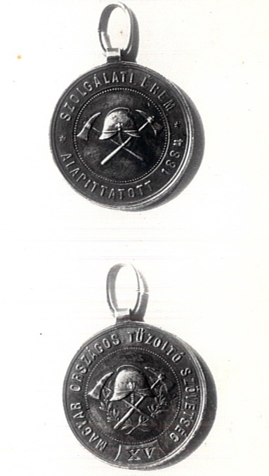 MOTSZ XV. éves szolgálati érme (Katasztrófavédelem Központi Múzeuma CC BY-NC-SA)