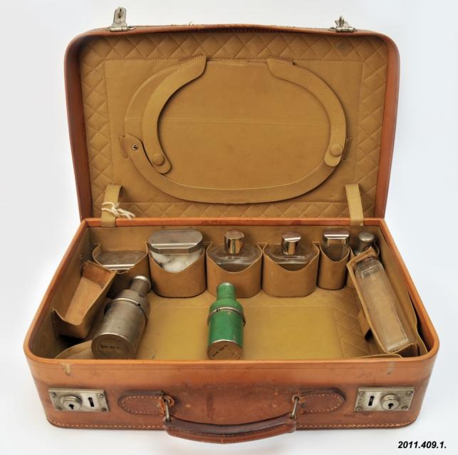 Fodrászati bőrönd (Óbudai Múzeum CC BY-NC-SA)