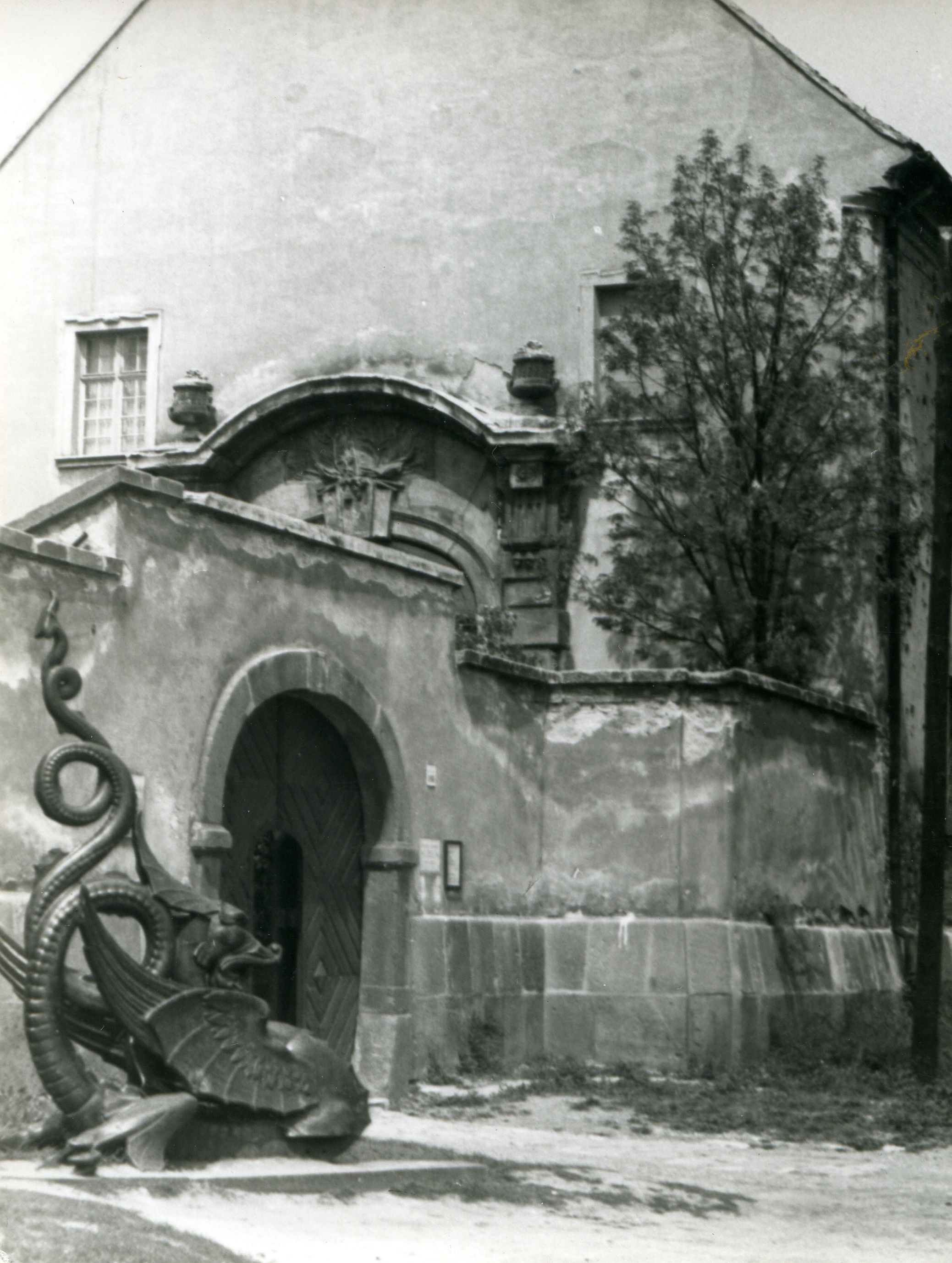 Kastély kapuzatáról készített felvétel (Óbudai Múzeum CC BY-NC-SA)