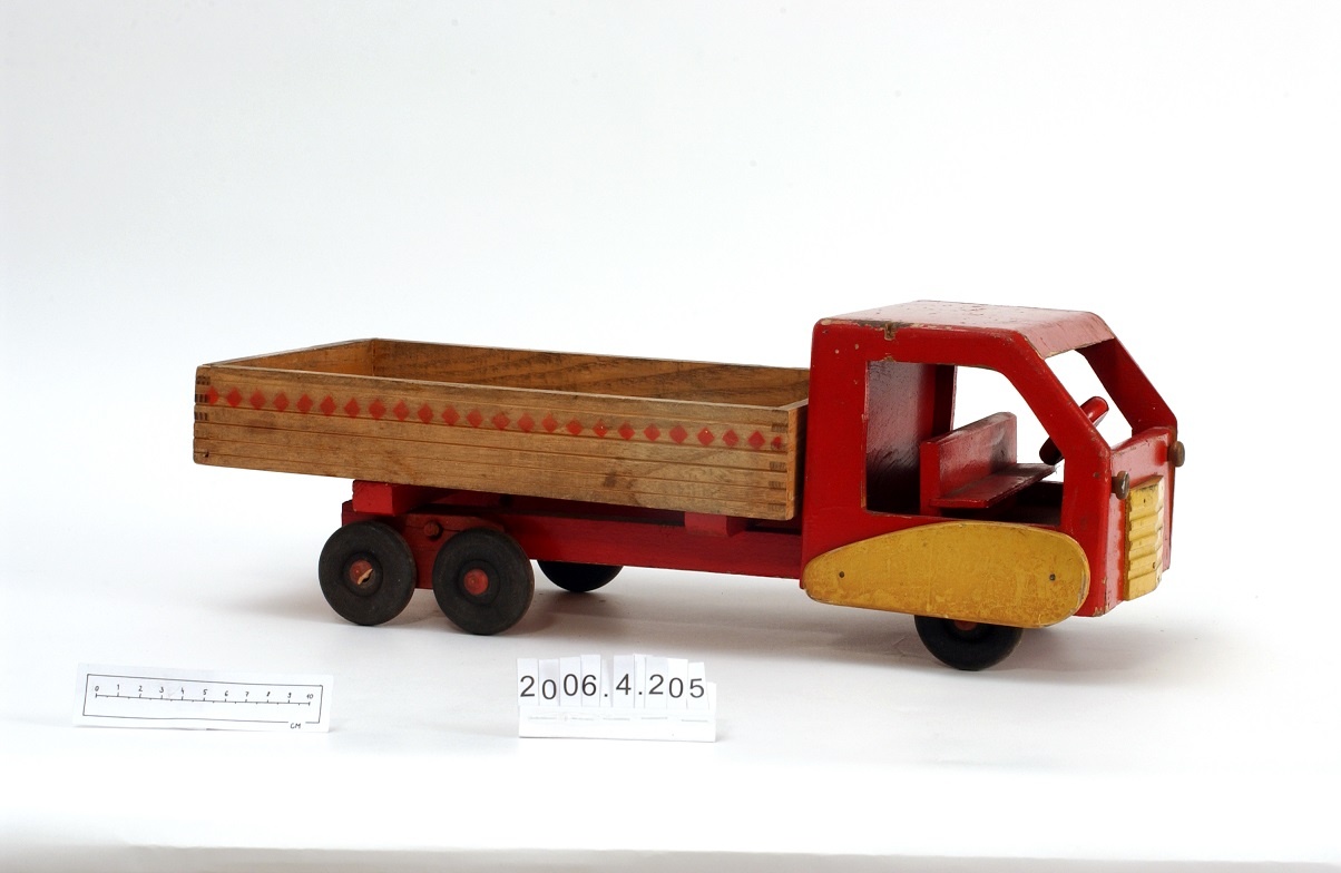 Játék teherautó (Óbudai Múzeum CC BY-NC-SA)