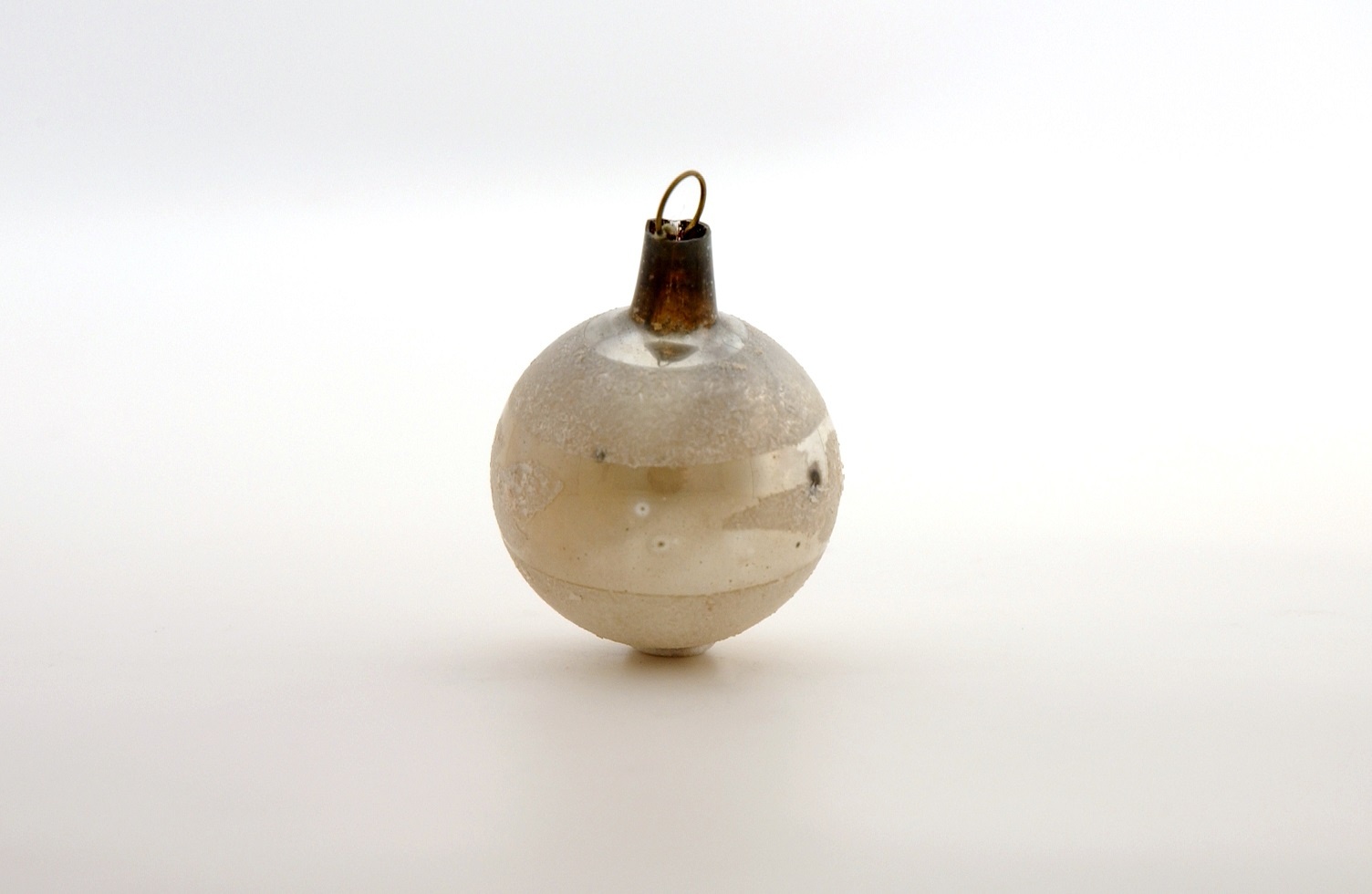 Karácsonyfadísz, gömb (Óbudai Múzeum CC BY-NC-SA)