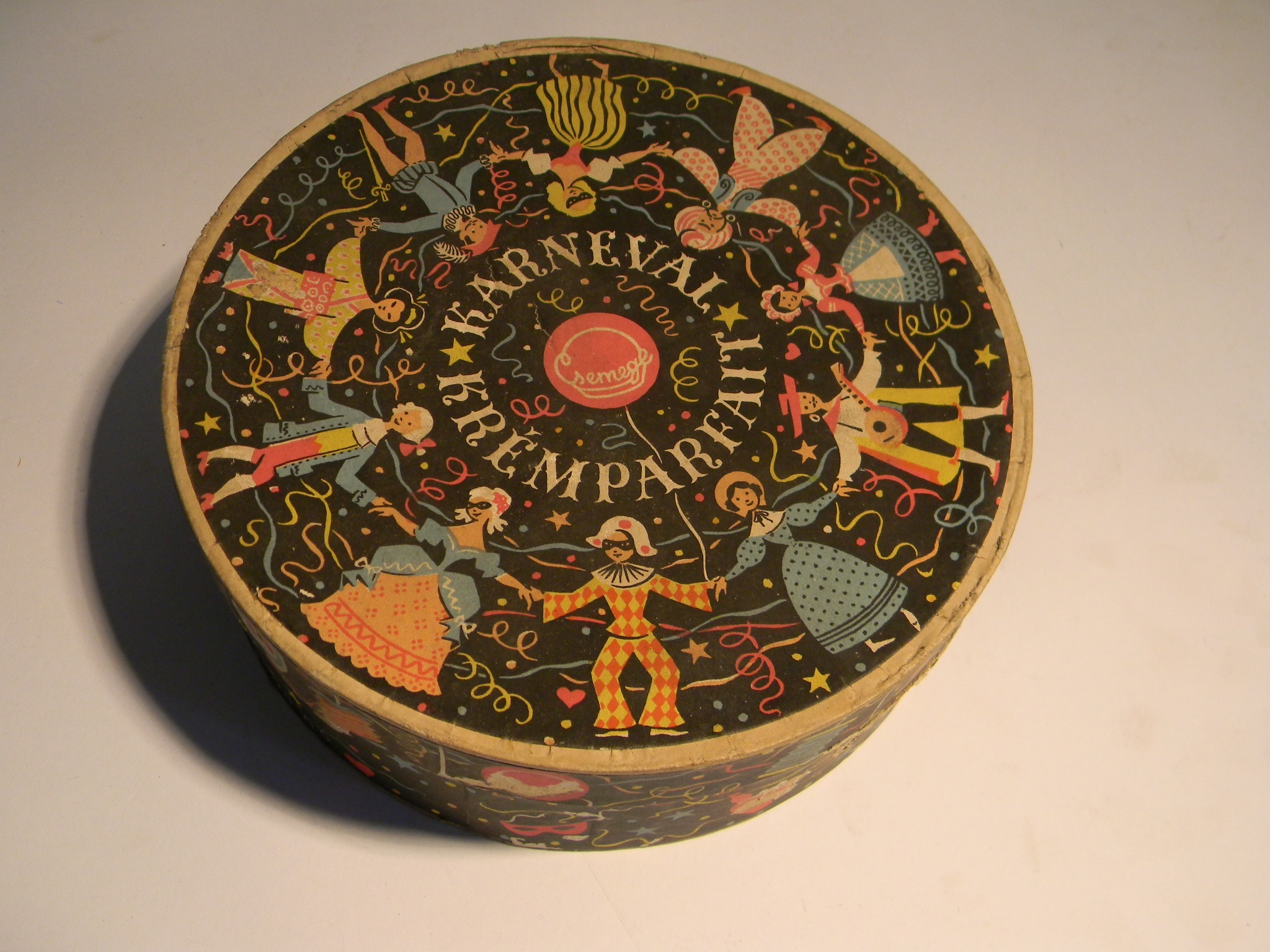 Krémparfait doboza (Magyar Kereskedelmi és Vendéglátóipari Múzeum CC BY-NC-SA)