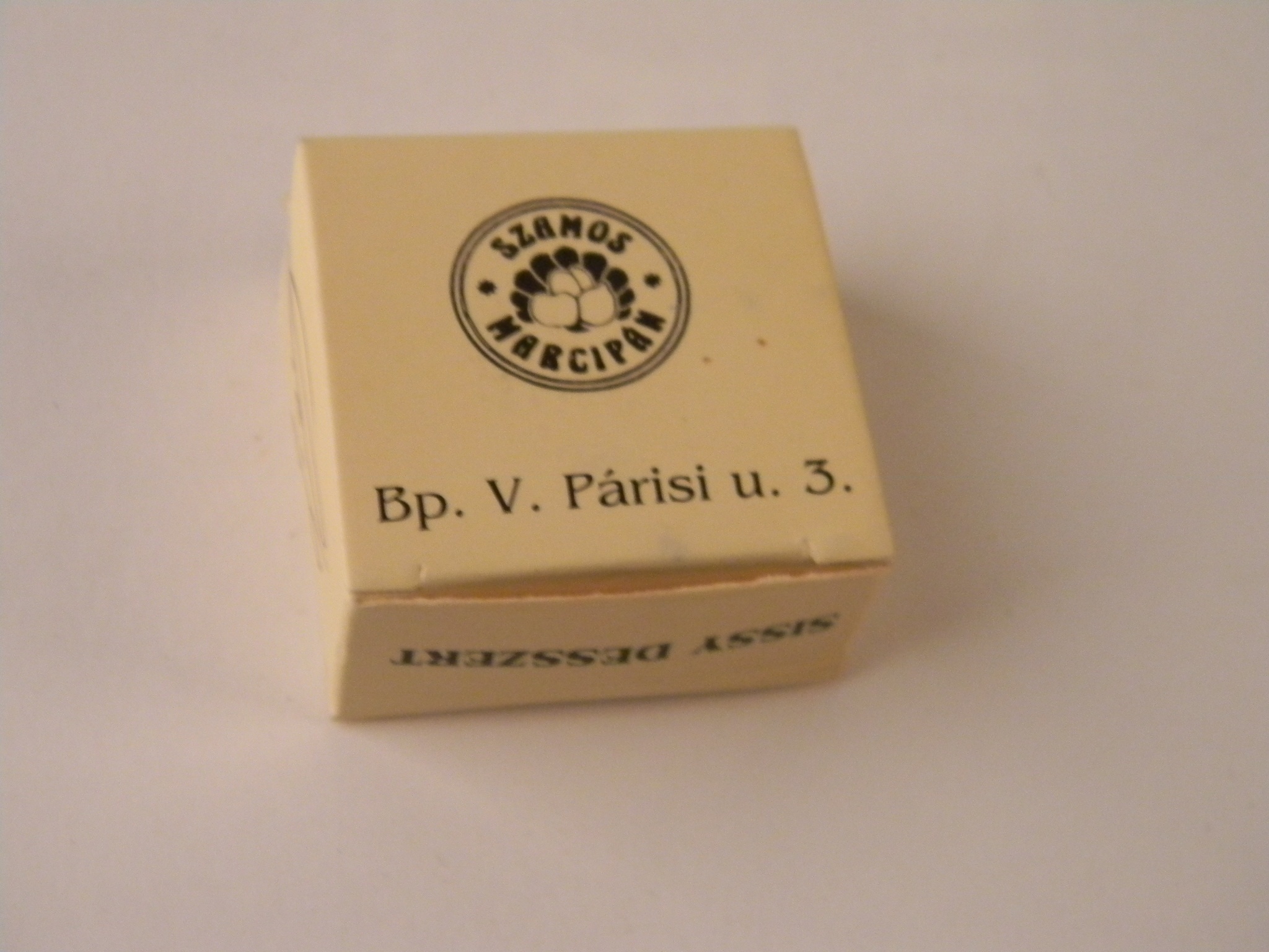 Desszertes doboz (Magyar Kereskedelmi és Vendéglátóipari Múzeum CC BY-NC-SA)