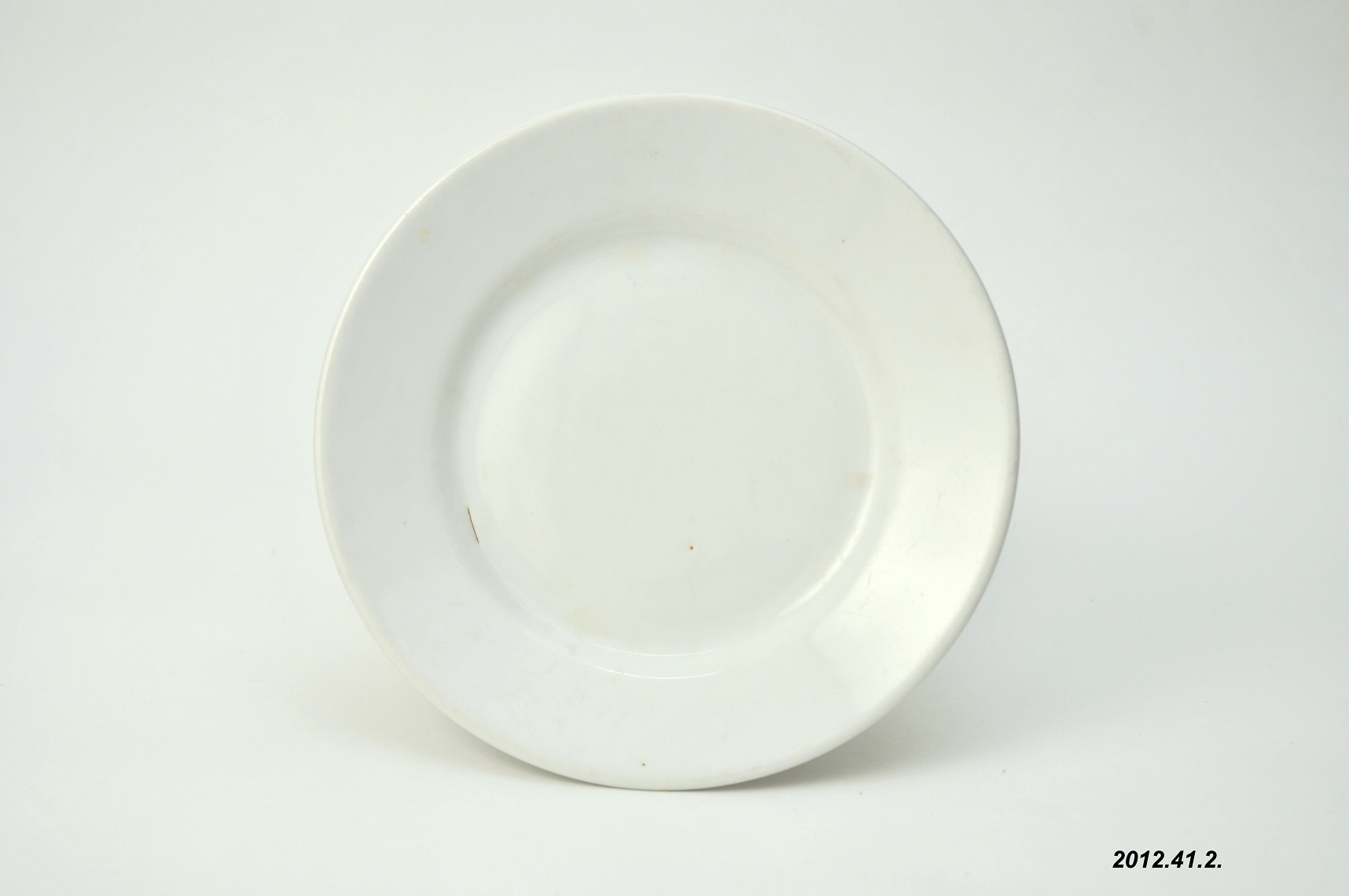 Porcelán süteményes tányér, Hüttl porcelán (Óbudai Múzeum CC BY-NC-SA)