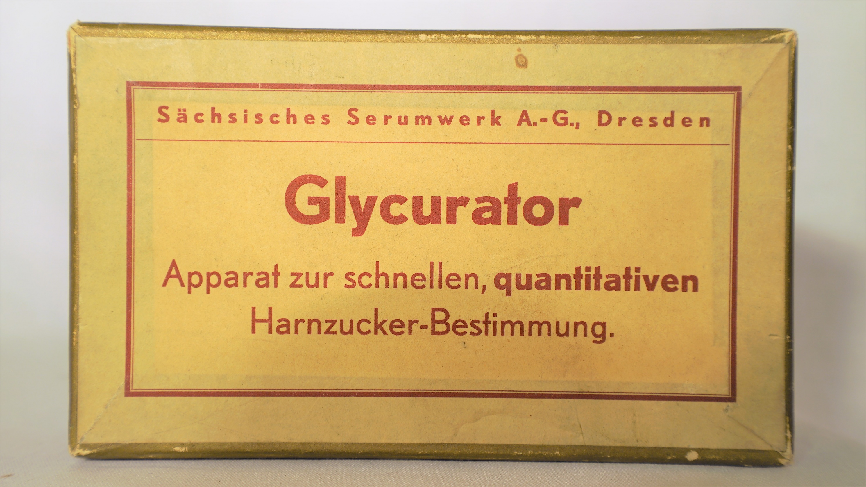 Glycurator (Sziklakórház Atombunker Múzeum CC BY-NC-SA)