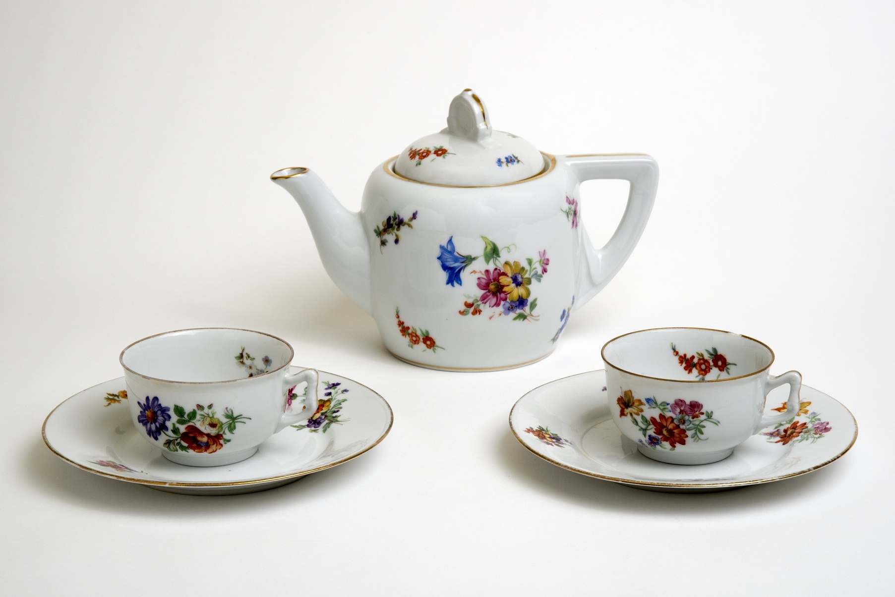 Porcelán teáskészlet, 6 darabos, Hüttl Tivadar Porcelángyár (Óbudai Múzeum CC BY-NC-SA)
