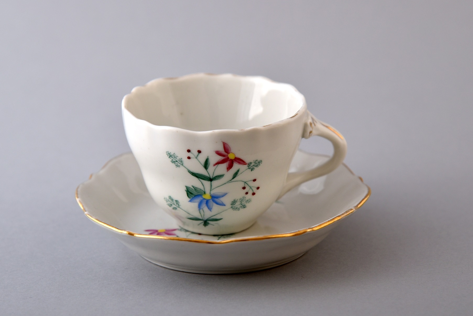 Porcelán kávéscsésze csészealjjal, Aquincum Porcelángyár (Óbudai Múzeum CC BY-NC-SA)