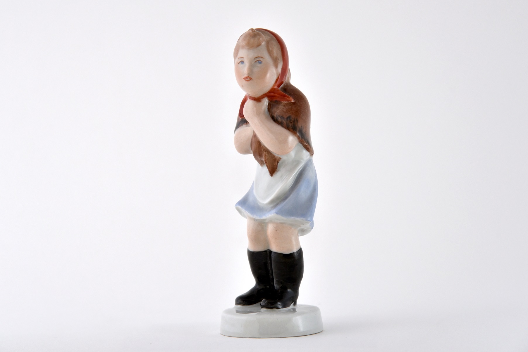 Porcelán didergő kislány, Aquincum Porcelángyár (Óbudai Múzeum CC BY-NC-SA)