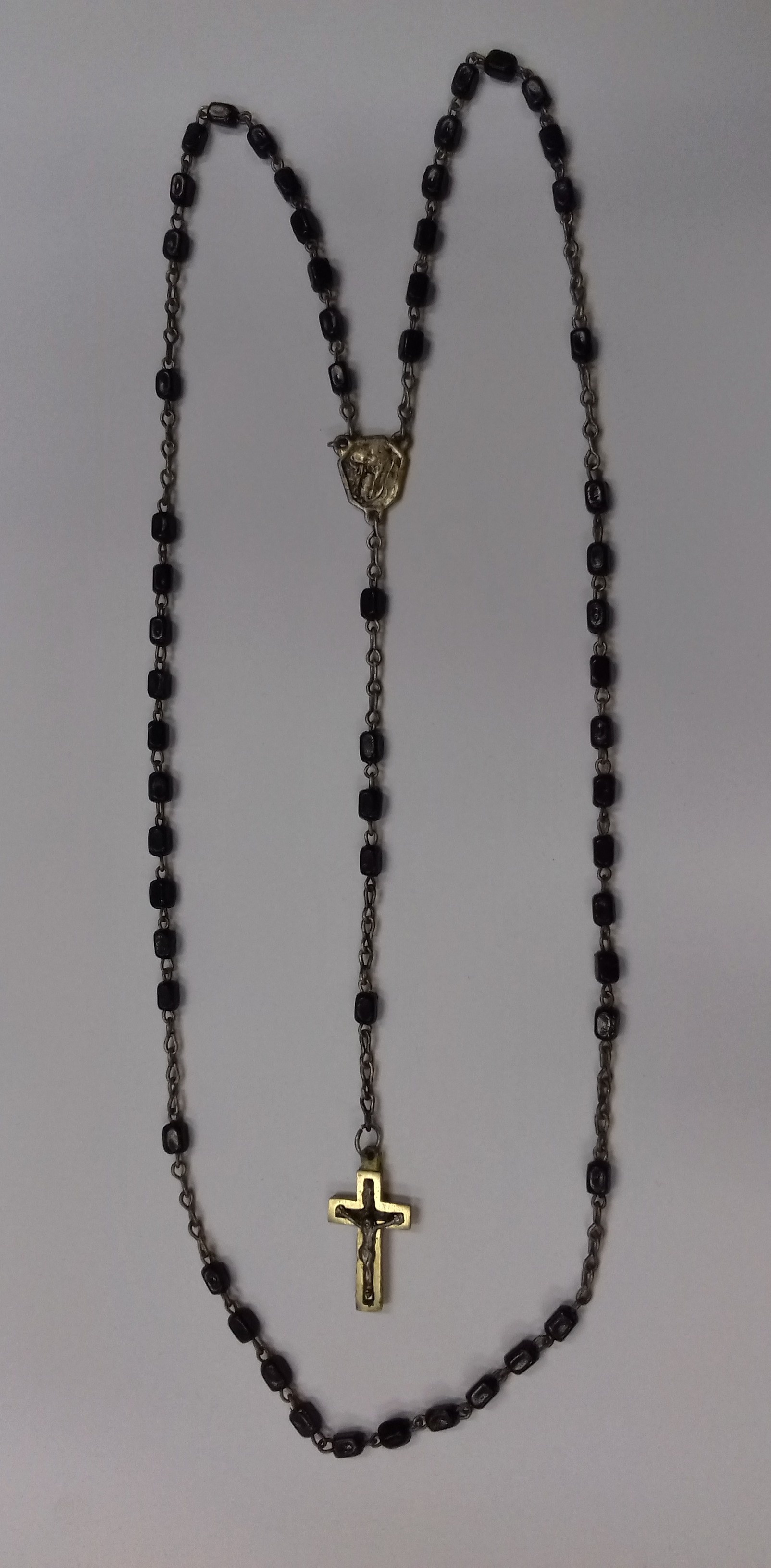 Rózsafüzér - fekete gyöngy (Nemzeti Örökség Intézete – Kegyeleti Múzeum CC BY-NC-SA)