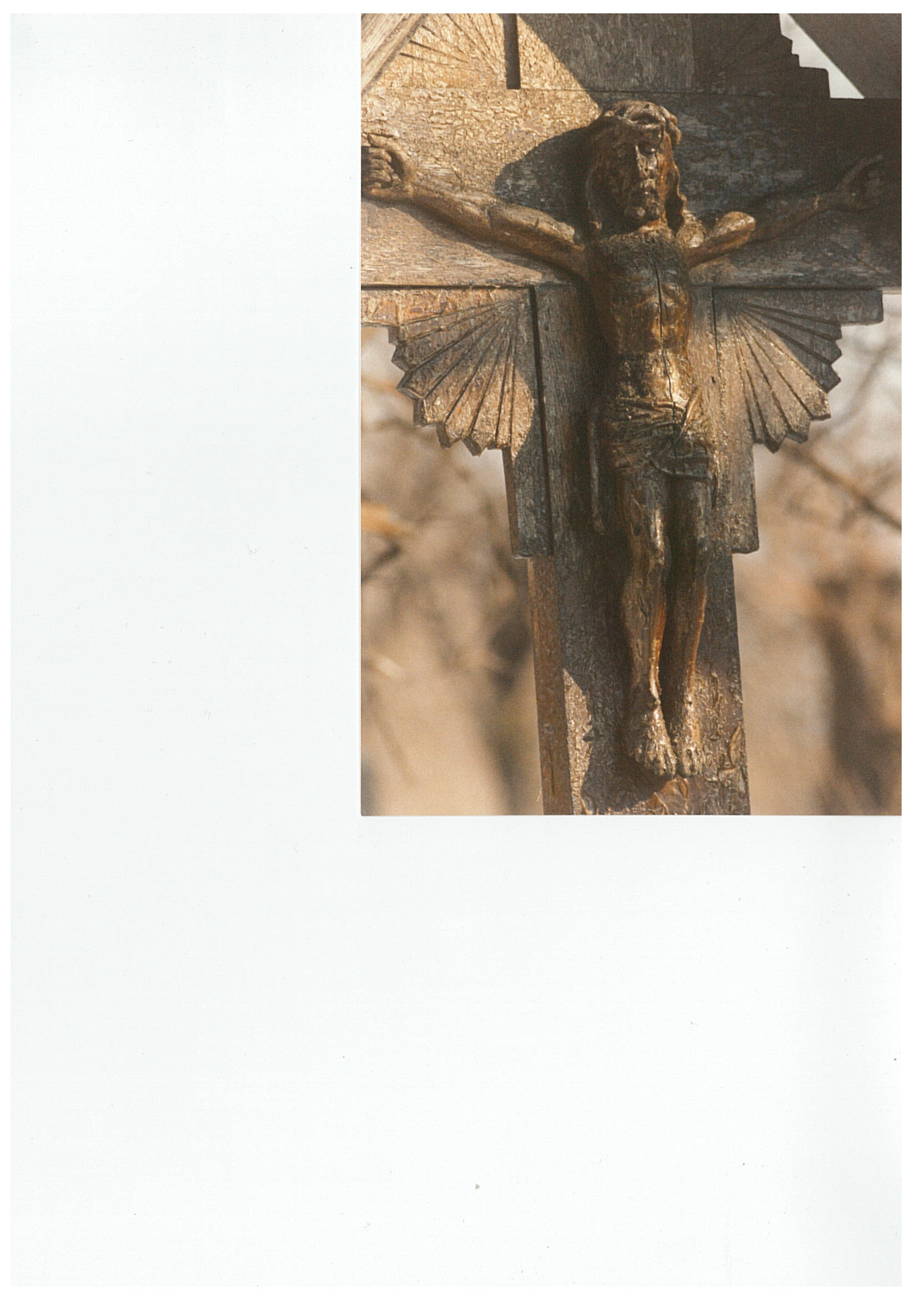 Temetői képek: kő feszület corpussal (Nemzeti Örökség Intézete – Kegyeleti Múzeum CC BY-NC-SA)