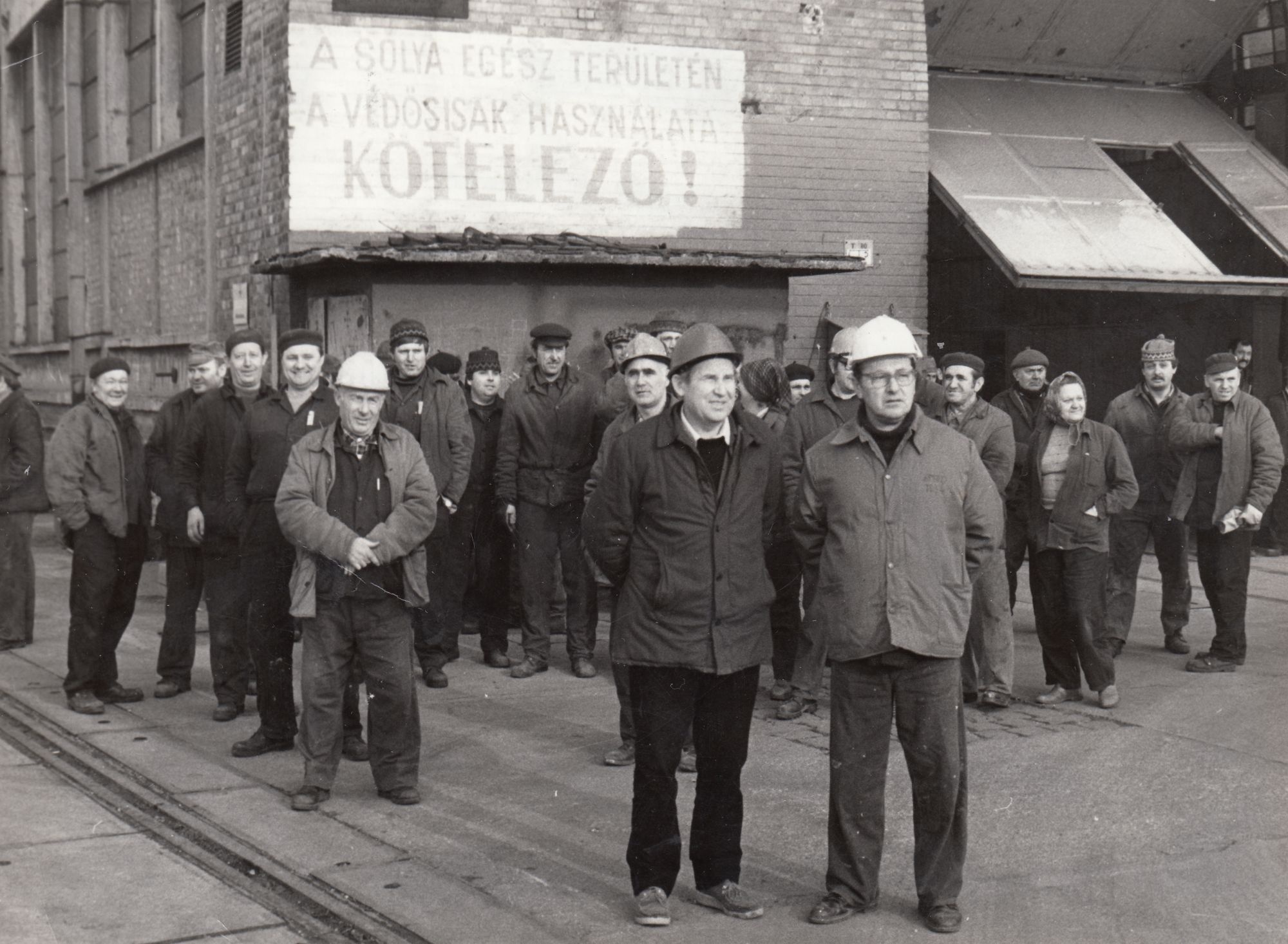 Hajógyári munkások (Angyalföldi Helytörténeti Gyűjtemény CC BY-NC-SA)