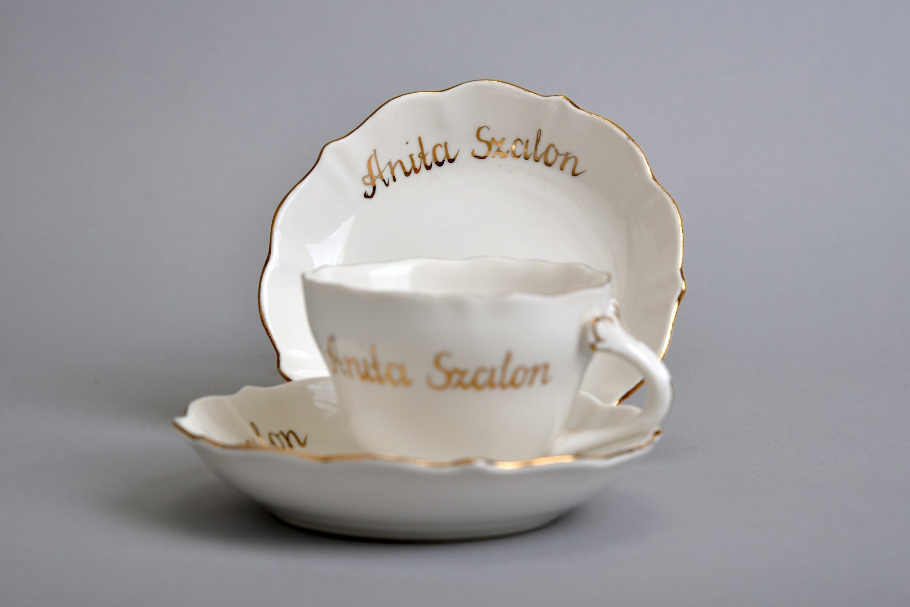 Porcelán kávéscsésze 2 db csészealjjal, Anita Szalon, Aquincum Porcelángyár (Óbudai Múzeum CC BY-NC-SA)