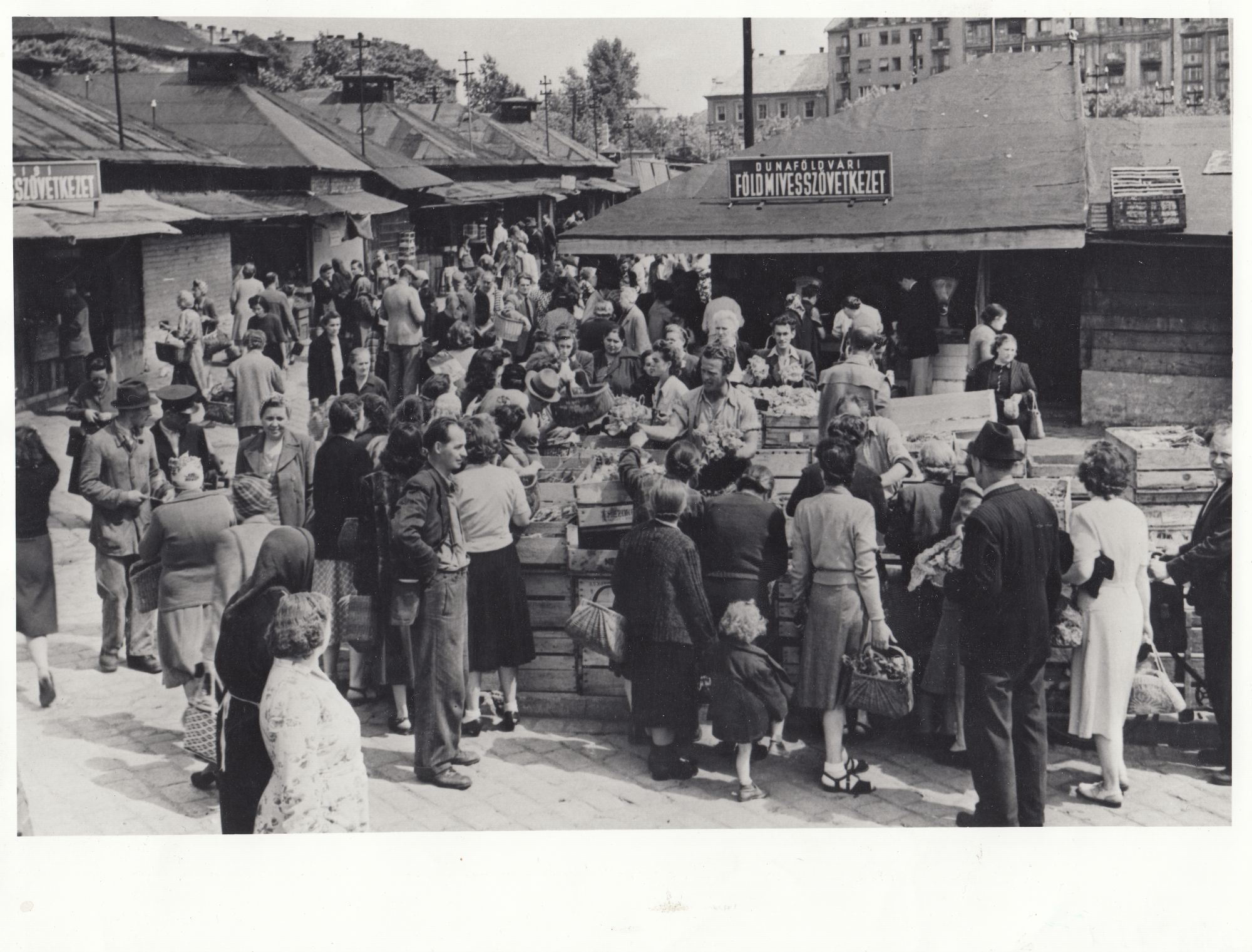 Lehel téri piac (Angyalföldi Helytörténeti Gyűjtemény CC BY-NC-SA)