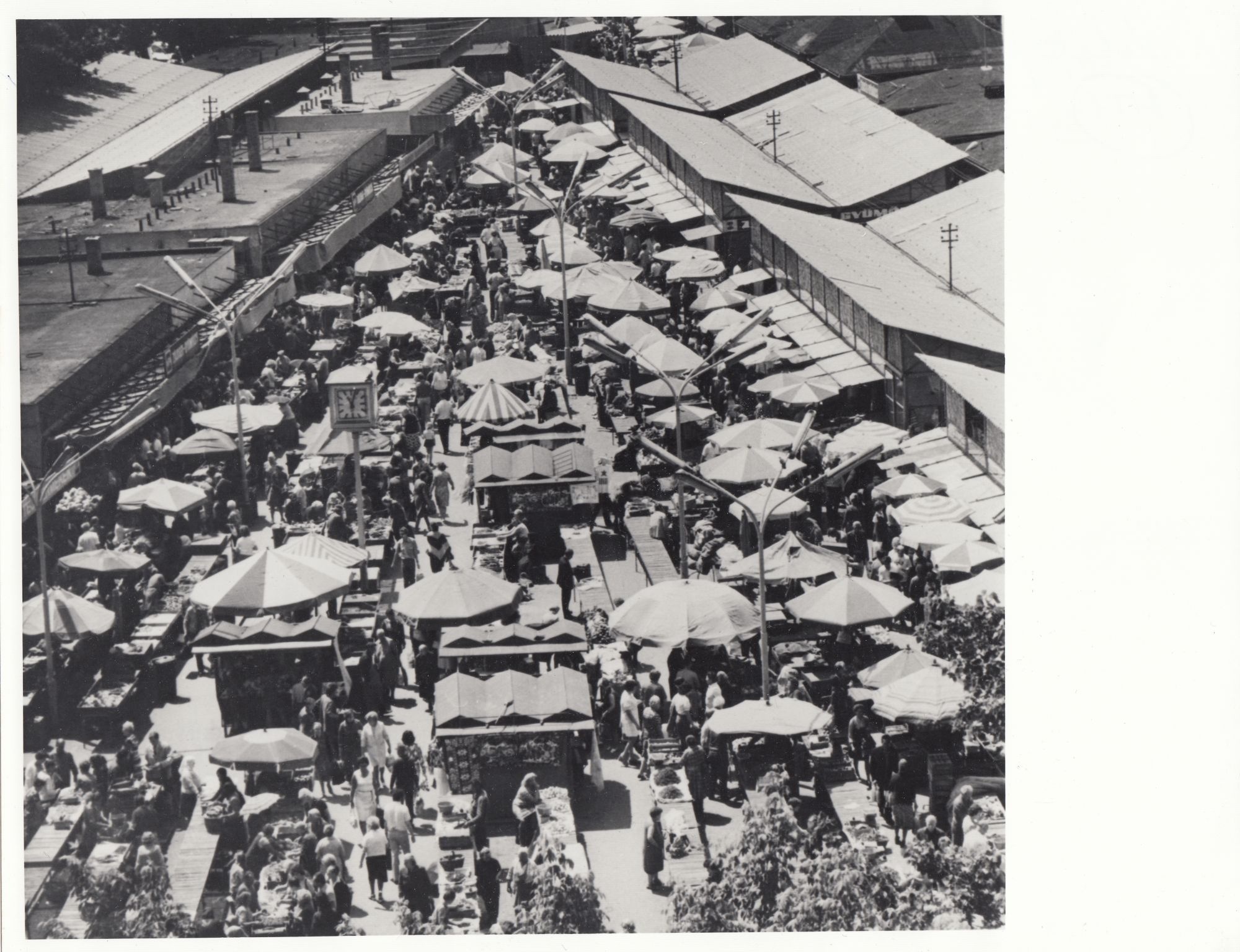 Lehel téri piac (Angyalföldi Helytörténeti Gyűjtemény CC BY-NC-SA)