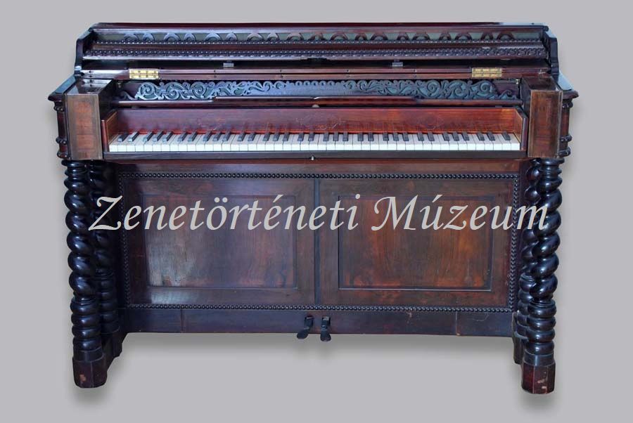 Pianínó (Zenetörténeti Múzeum CC BY-NC-SA)
