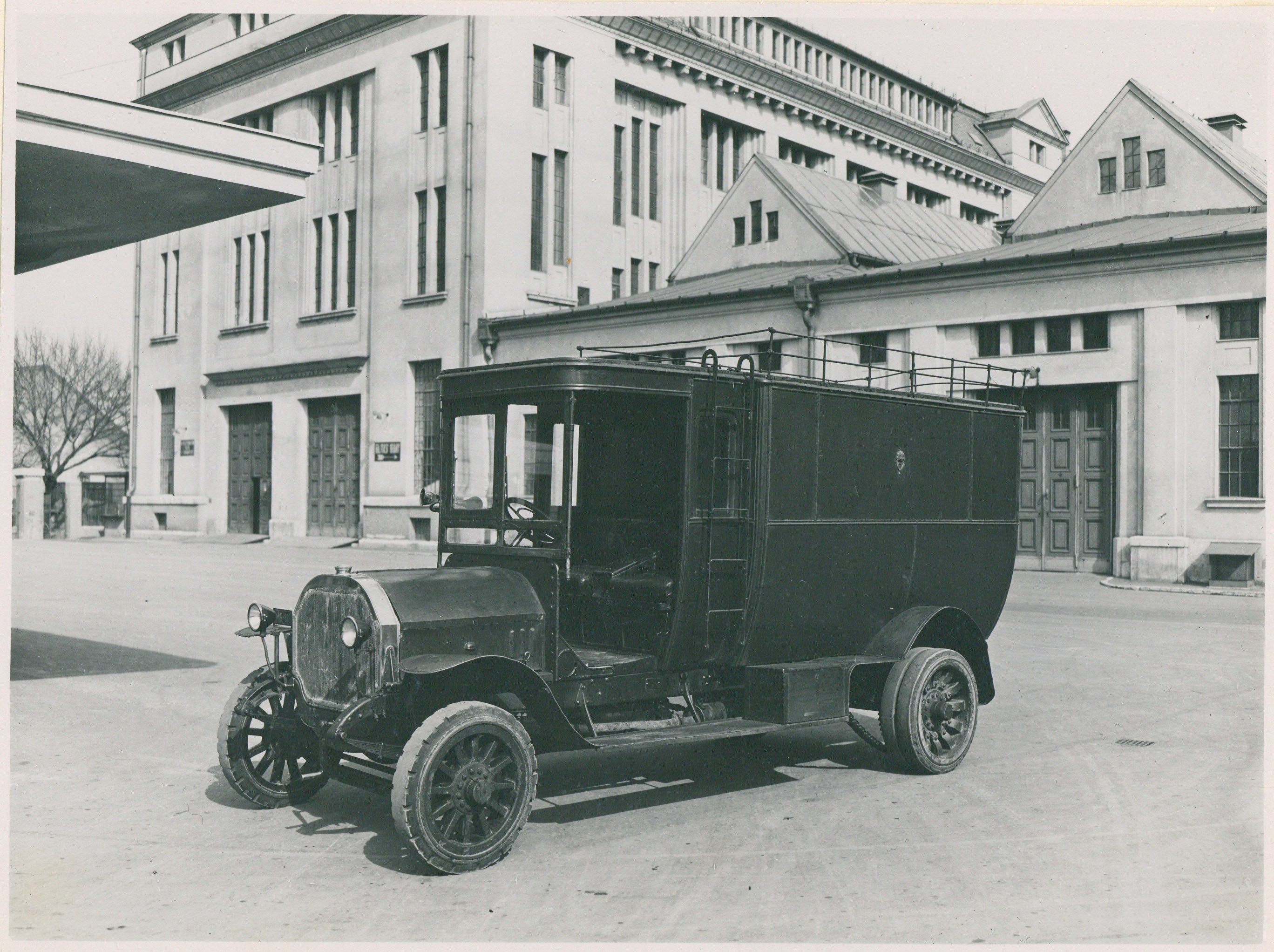 Marta-Westinghouse 1911 típusú csomagszállító gépkocsi (Postamúzeum CC BY-NC-SA)