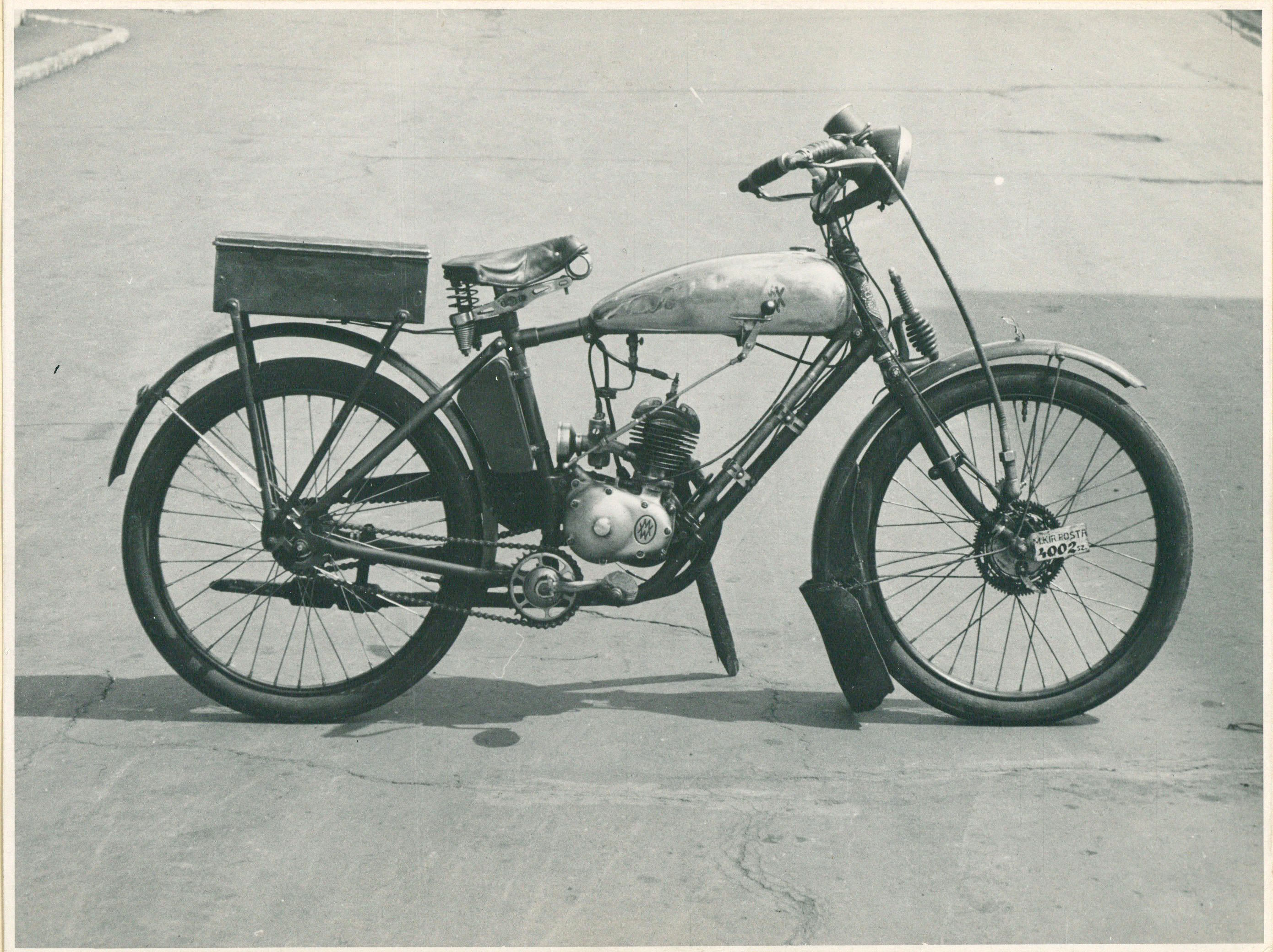Csepel segédmotorkerékpár (Postamúzeum CC BY-NC-SA)