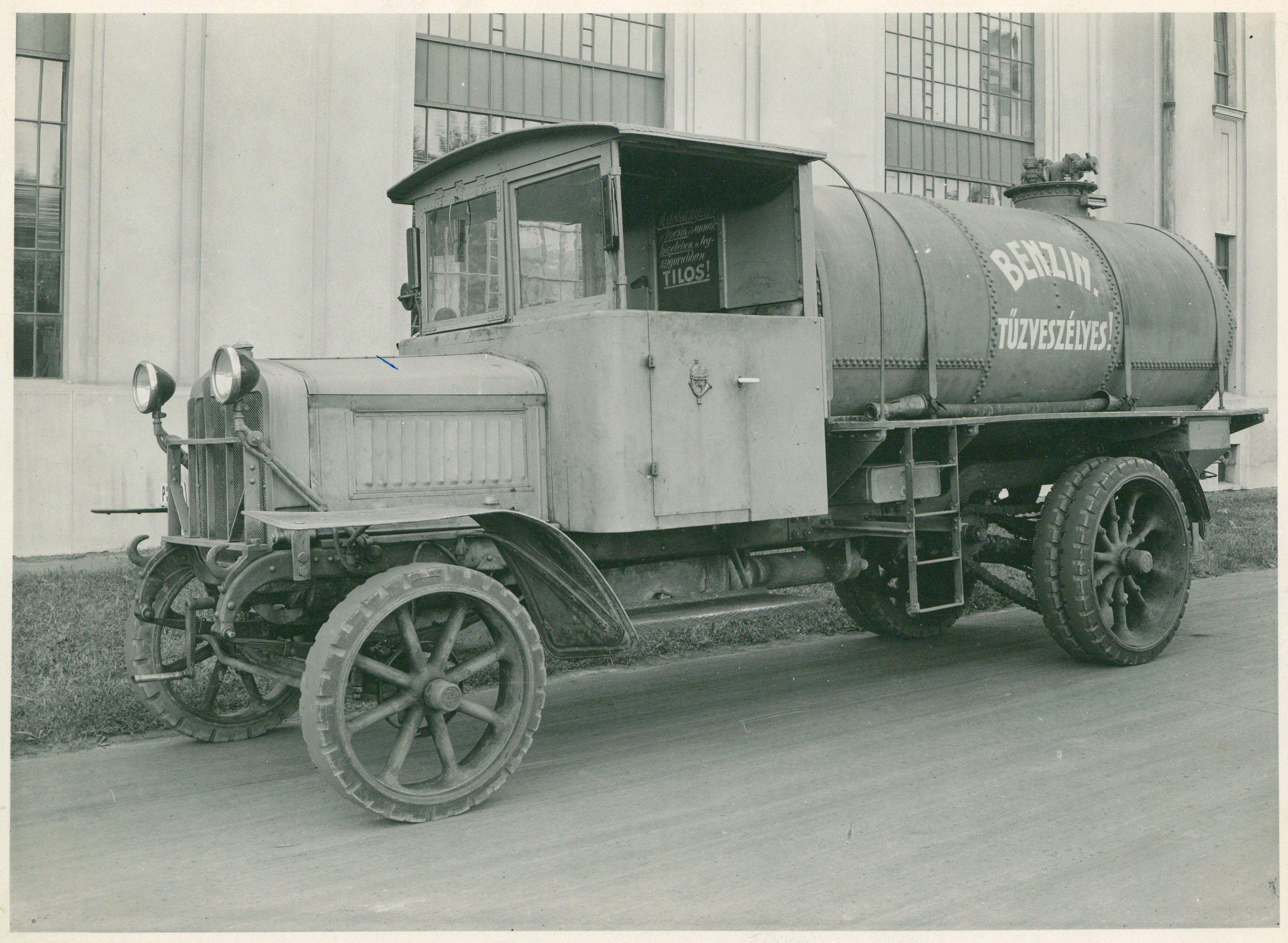 Rába V 4 tonnás benzinszállító teherautó (Postamúzeum CC BY-NC-SA)