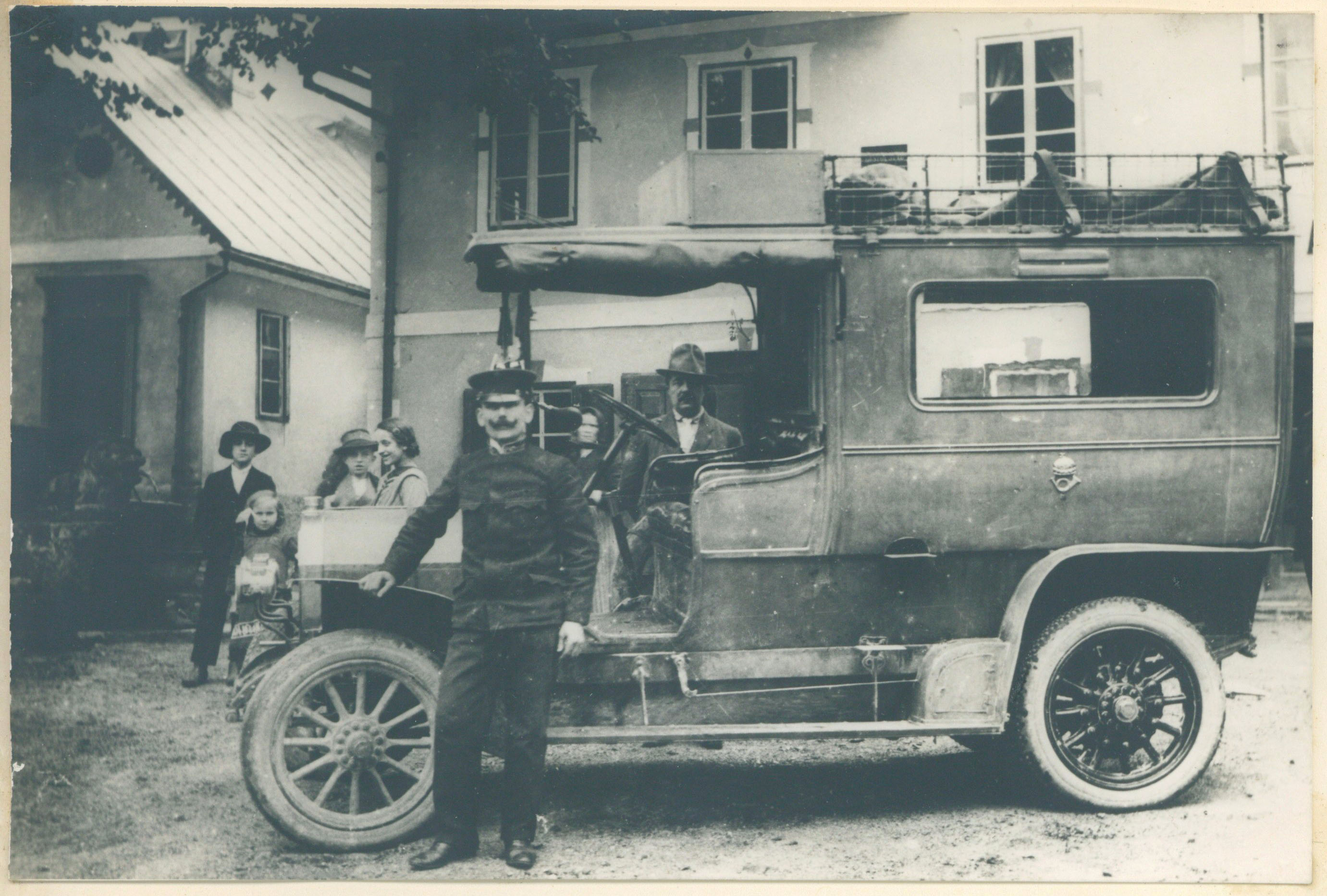 16 LE-s Csonka 1910 típusú autóbusz (Postamúzeum CC BY-NC-SA)