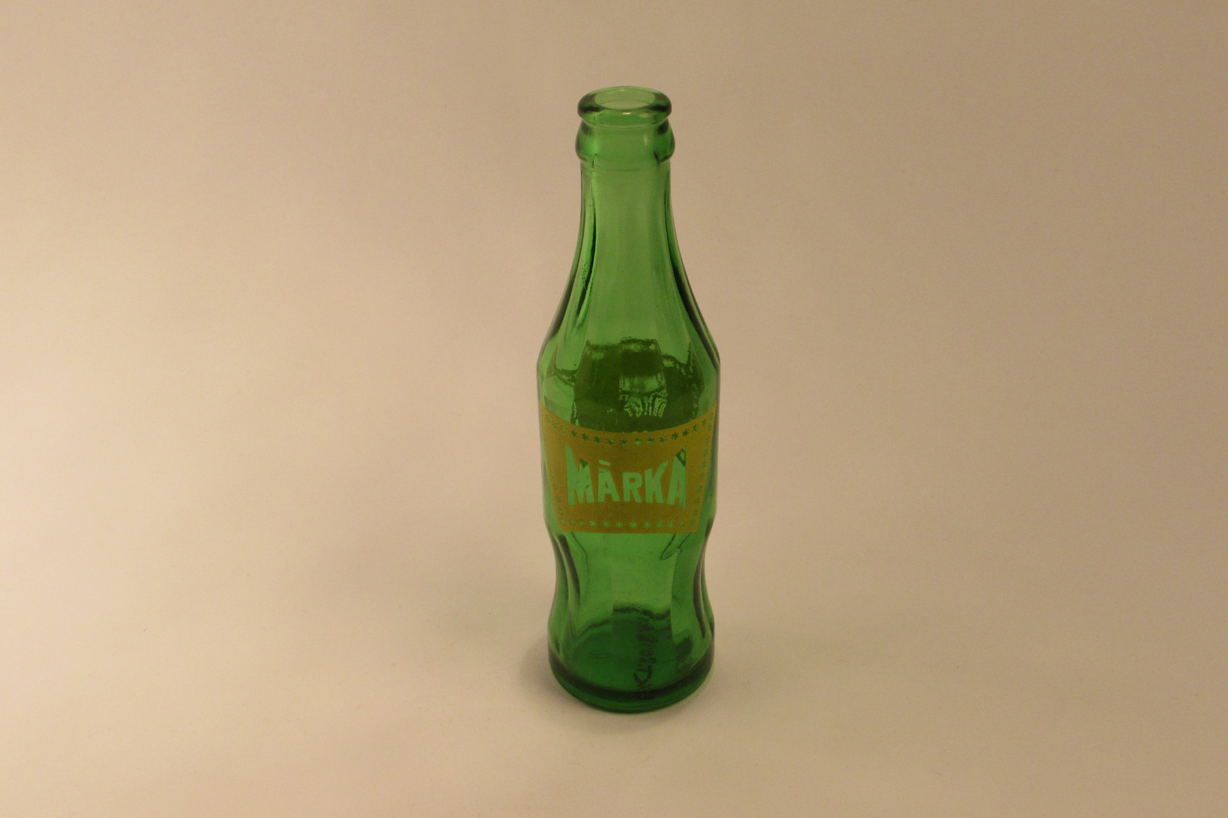 Üdítős üveg, palack (Magyar Kereskedelmi és Vendéglátóipari Múzeum CC BY-NC-SA)