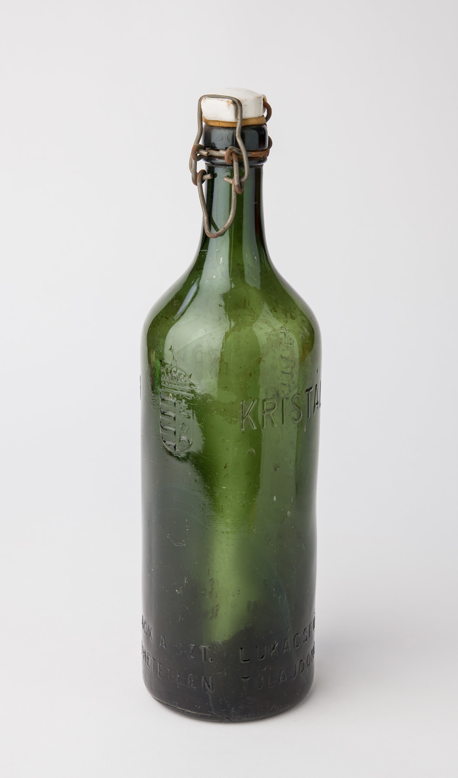 Kristályvizes palack (Magyar Kereskedelmi és Vendéglátóipari Múzeum CC BY-NC-SA)