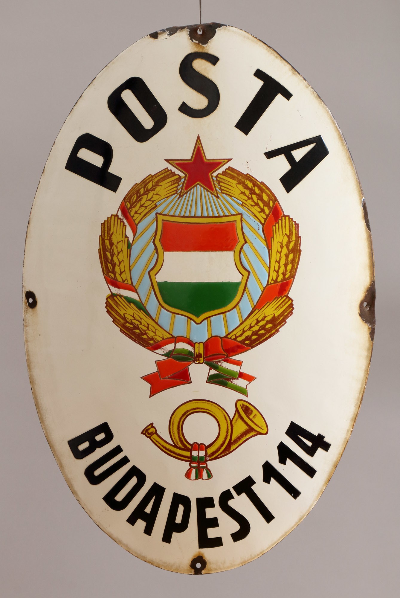 Címertábla „POSTA BUDAPEST 114” (Postamúzeum CC BY-NC-SA)