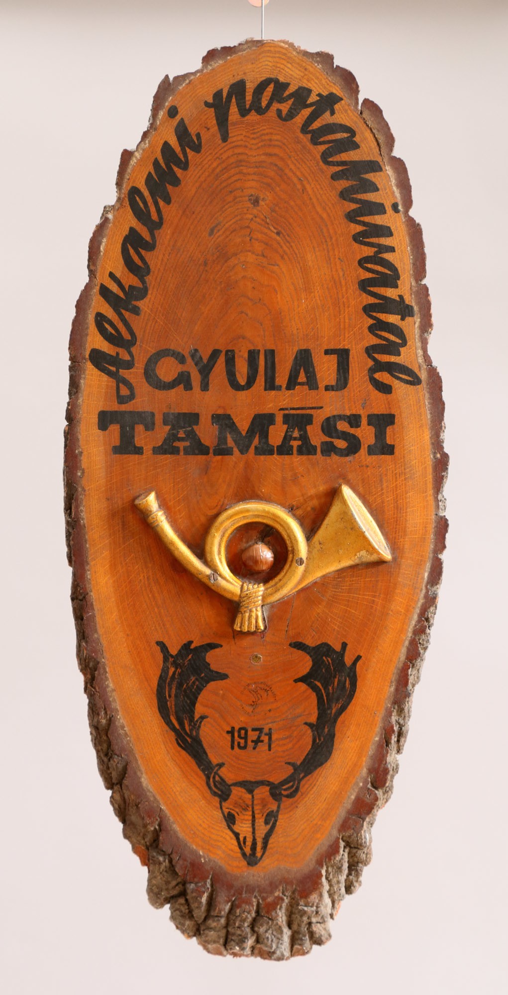 Címtábla "ALKALMI POSTAHIVATAL GYULAJ-TAMÁSI" (Postamúzeum CC BY-NC-SA)