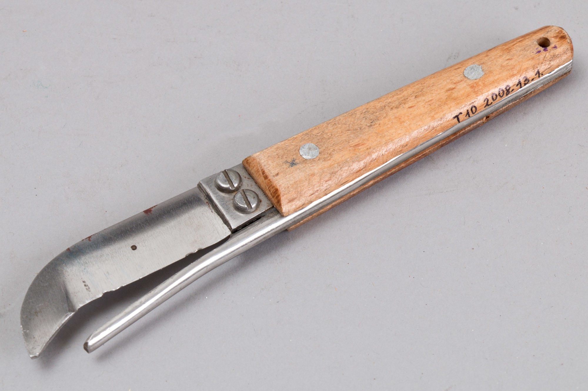 Zsákbontó kés (Postamúzeum CC BY-NC-SA)