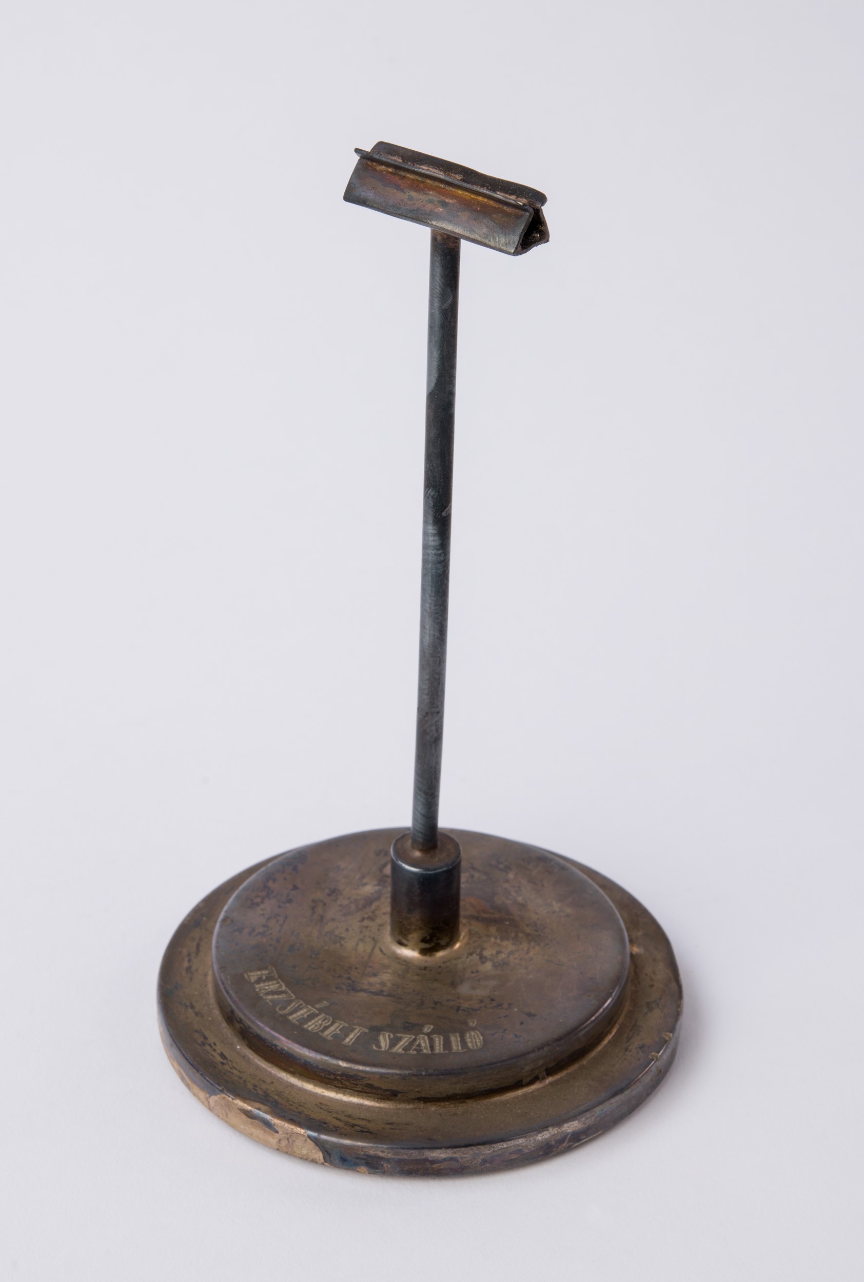 Asztalfoglaló  táblatartó (Magyar Kereskedelmi és Vendéglátóipari Múzeum CC BY-NC-SA)
