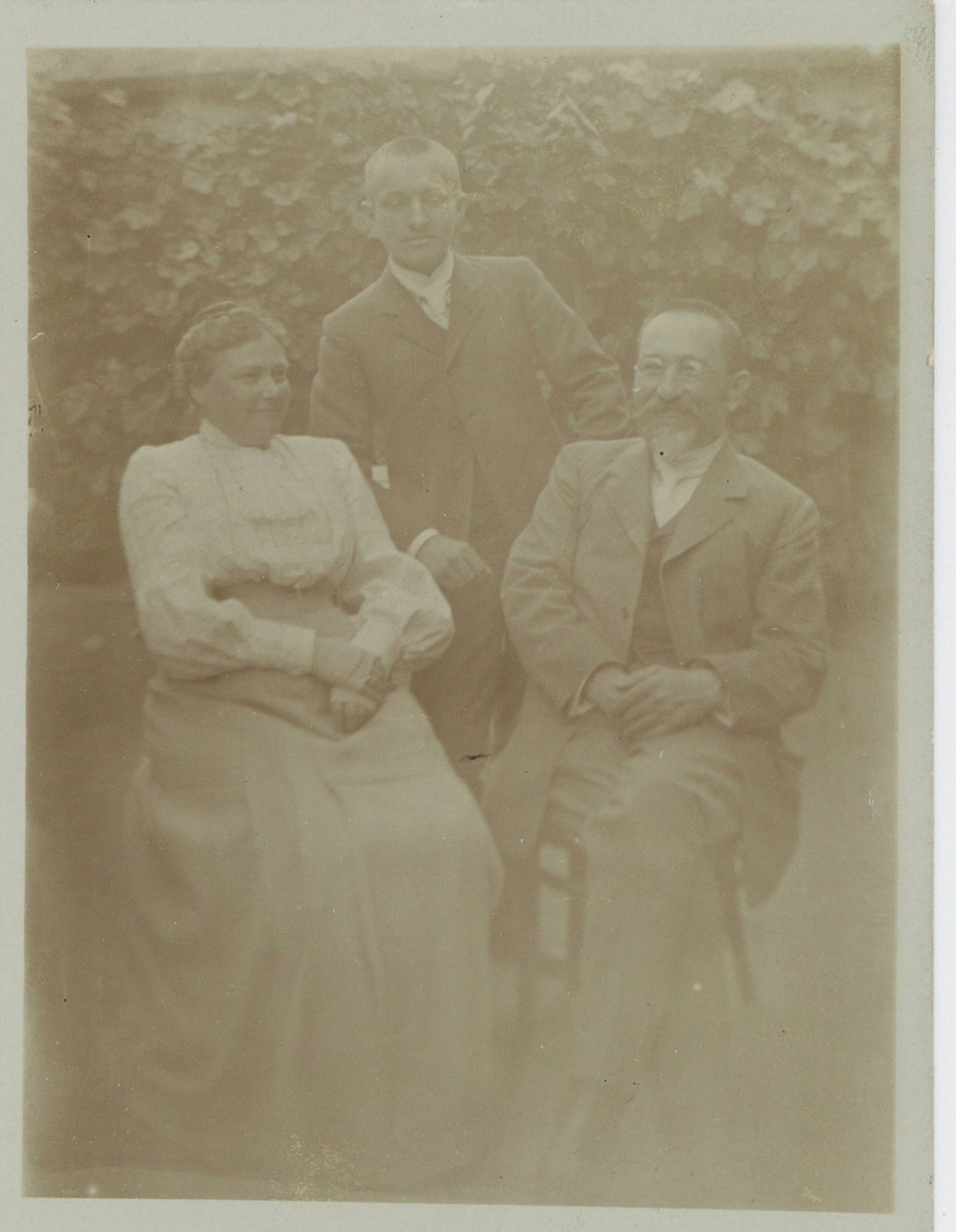 Brunner Olivér családi képen (Postamúzeum CC BY-NC-SA)
