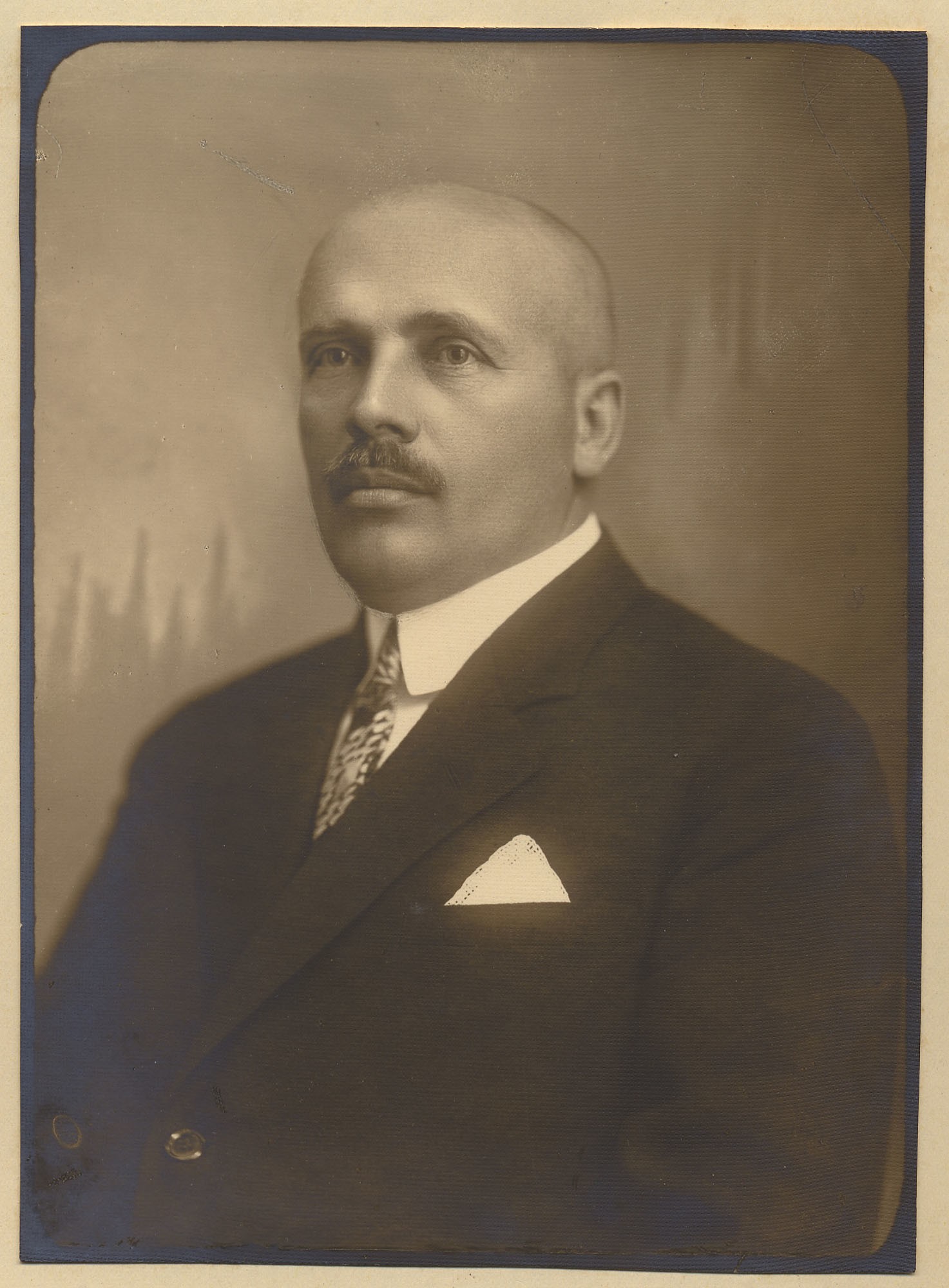 dr. Kiss József postaigazgató portréja (Postamúzeum CC BY-NC-SA)