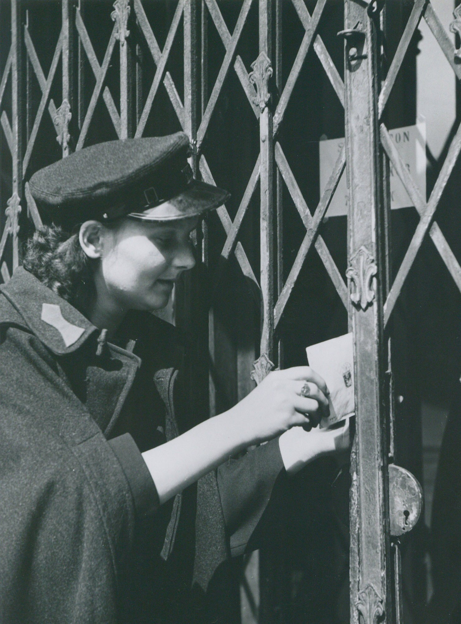Postai kézbesítők munkában (Postamúzeum CC BY-NC-SA)