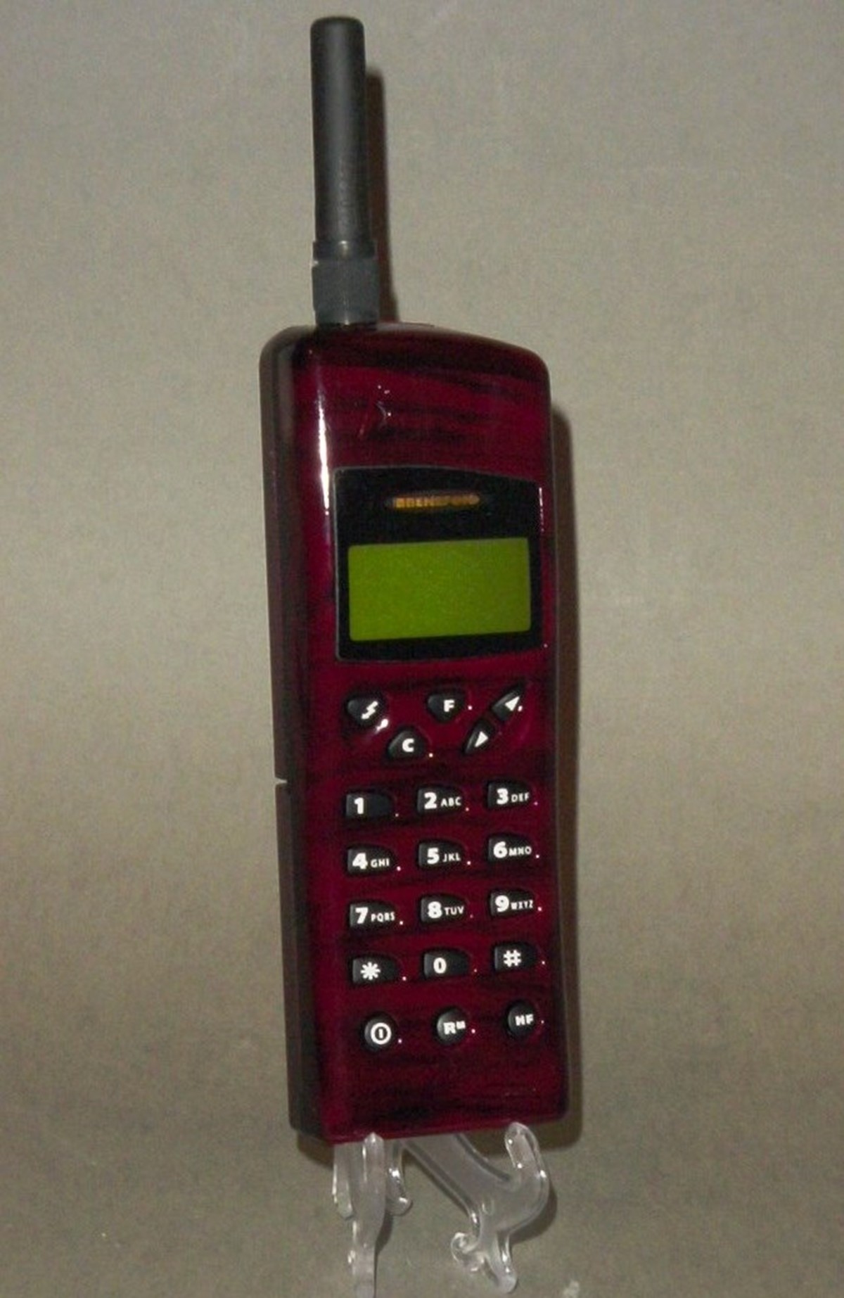 Benefon Delta mobiltelefon NMT-450 (Postamúzeum CC BY-NC-SA)
