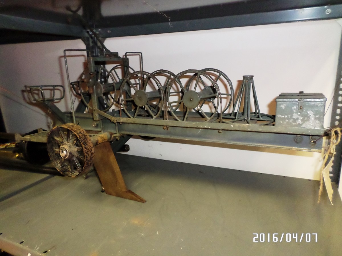 Kábelfektető gép (makett) (Postamúzeum CC BY-NC-SA)