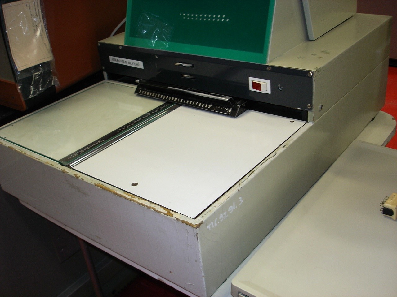 Mikrofilm olvasó planéta (Postamúzeum CC BY-NC-SA)