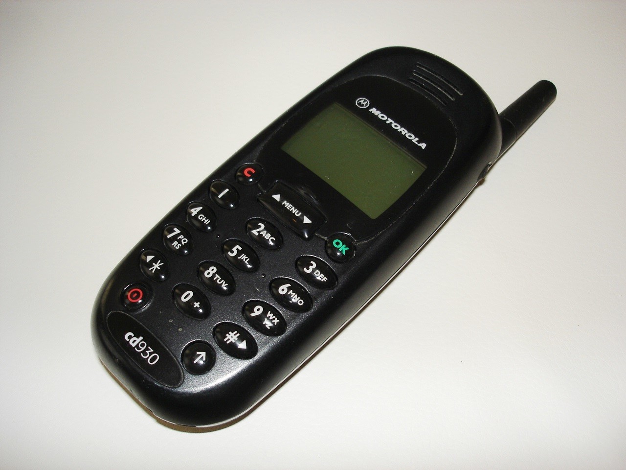 Motorola cd930 mobiltelefon (Postamúzeum CC BY-NC-SA)