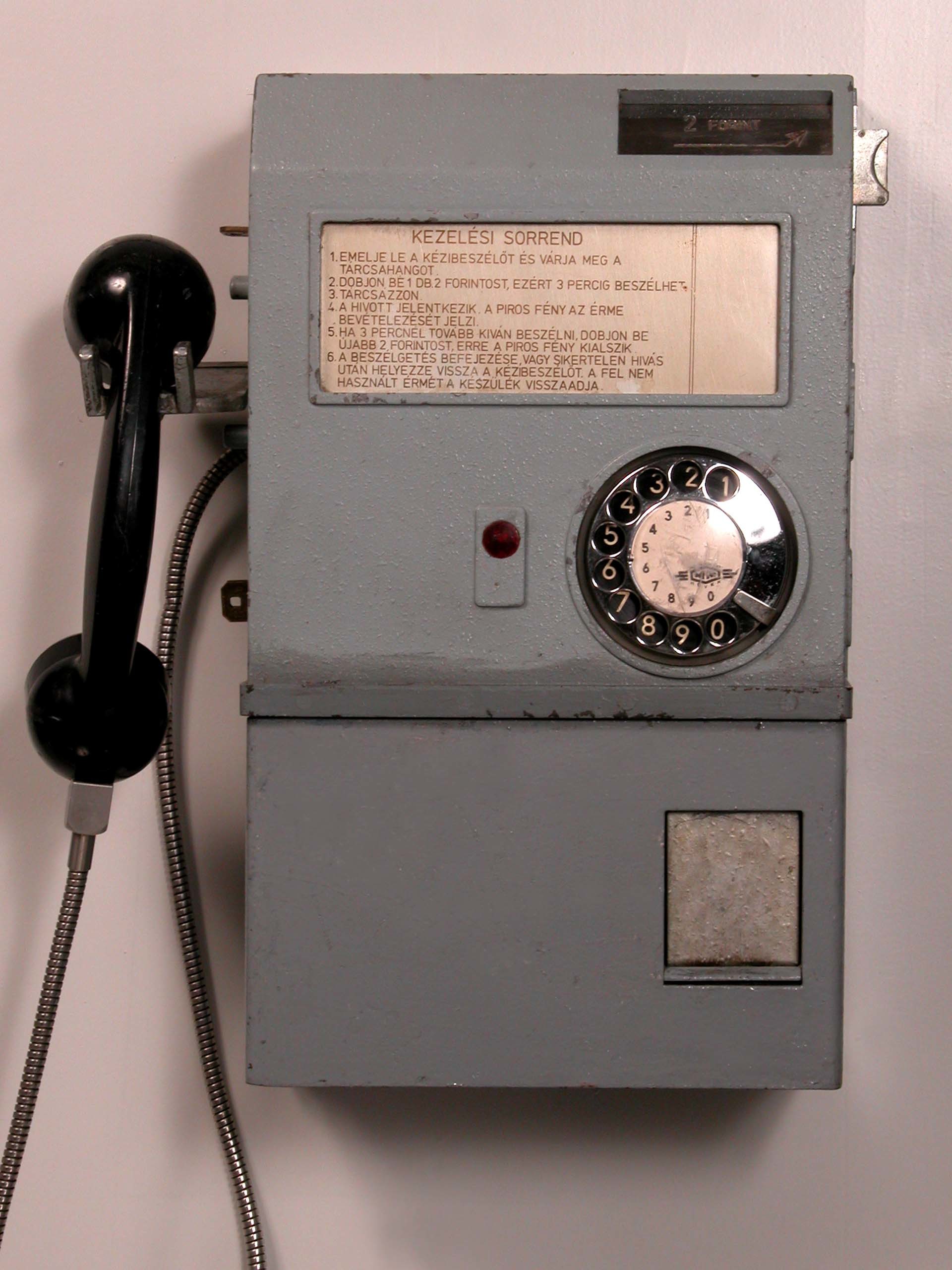 Nyilvános telefon-állomás (Román, 2 Ft-os) (Postamúzeum CC BY-NC-SA)