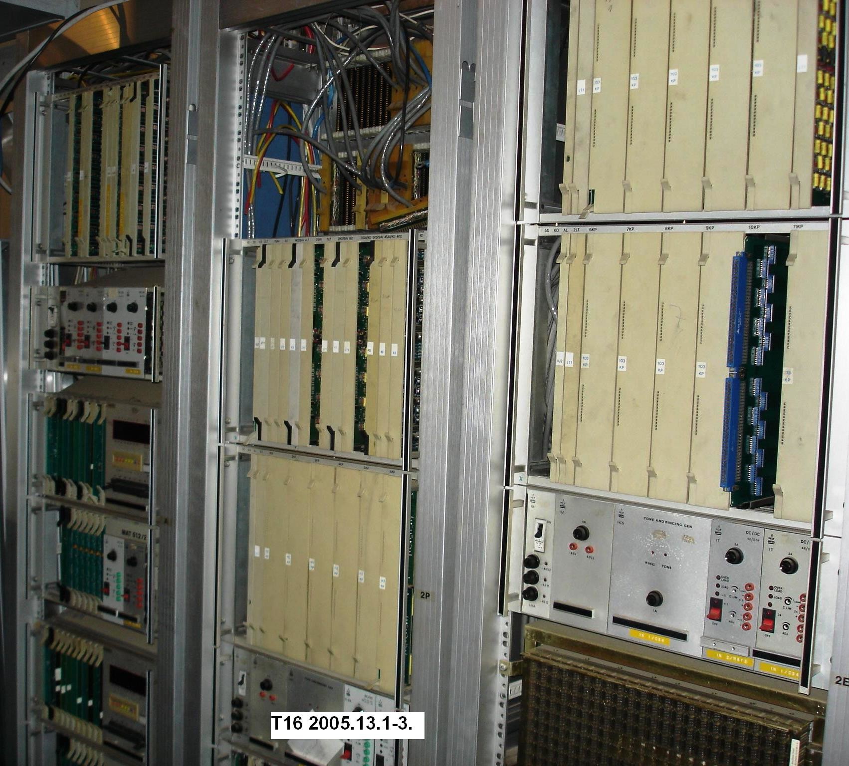 QA-512 elektronikus telefonközpont szekrény (Postamúzeum CC BY-NC-SA)