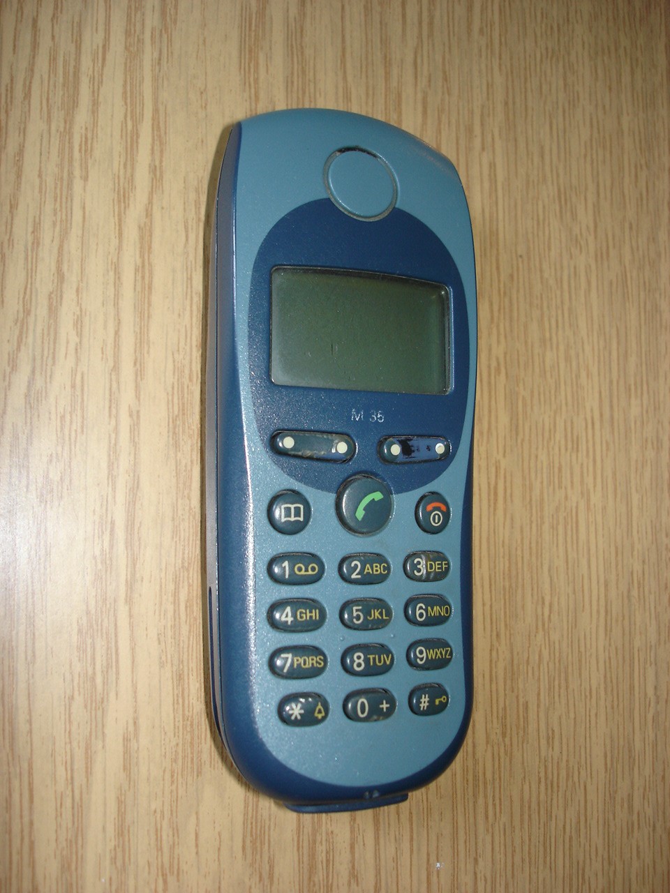 Siemens M35i mobiltelefon (Postamúzeum CC BY-NC-SA)