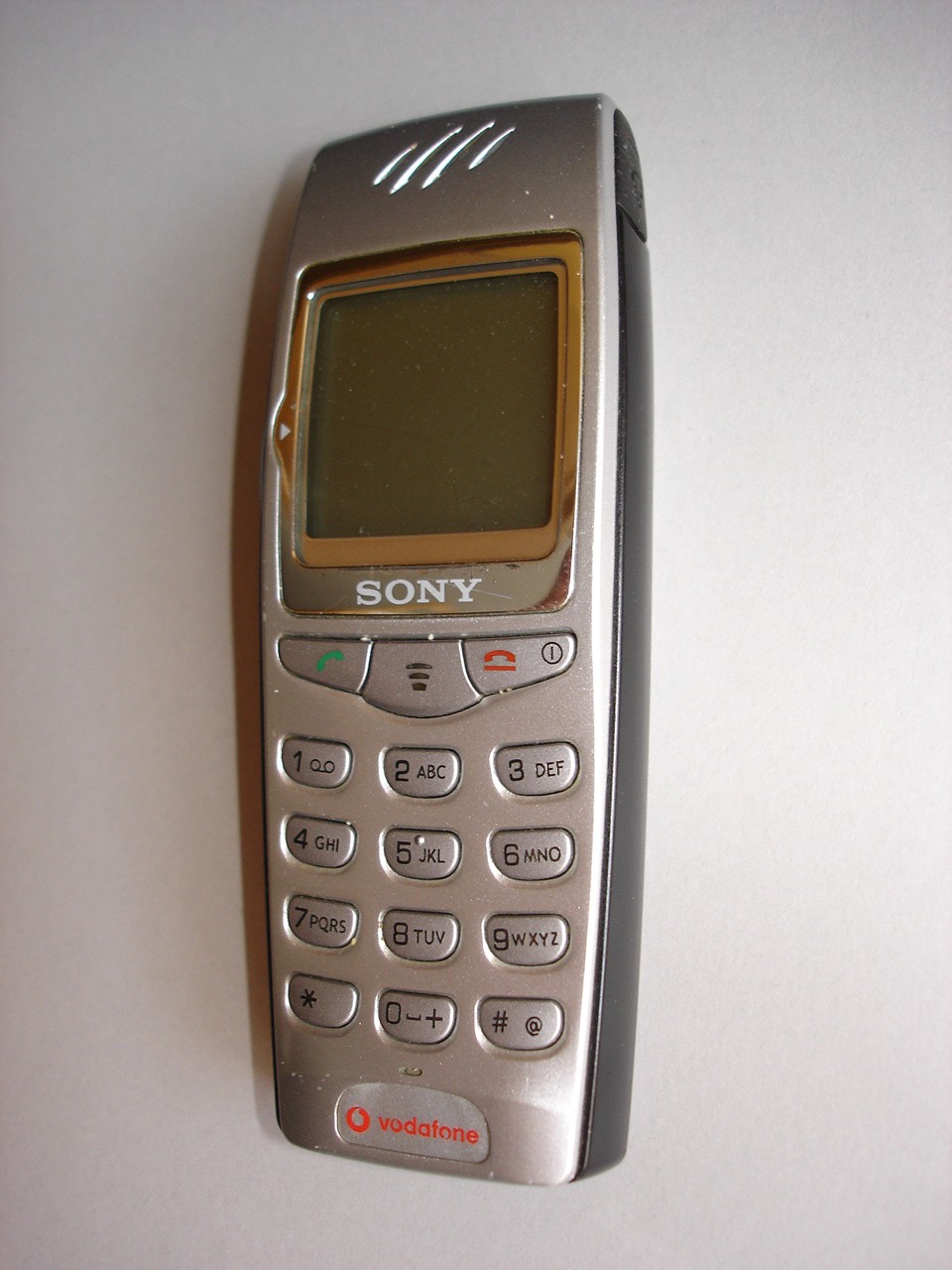 Sony CMD-J70 mobiltelefon (Postamúzeum CC BY-NC-SA)