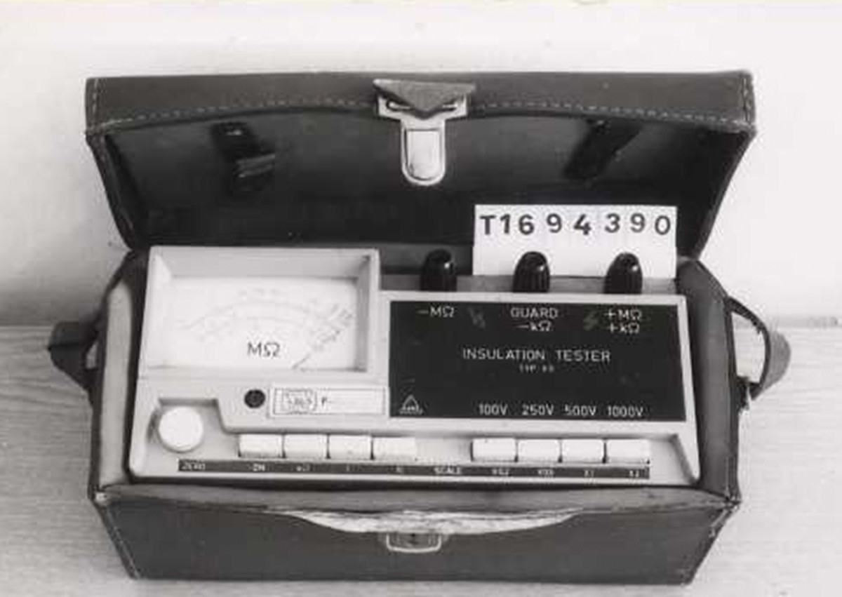 Szigetelésmérő műszer (XS) (Postamúzeum CC BY-NC-SA)