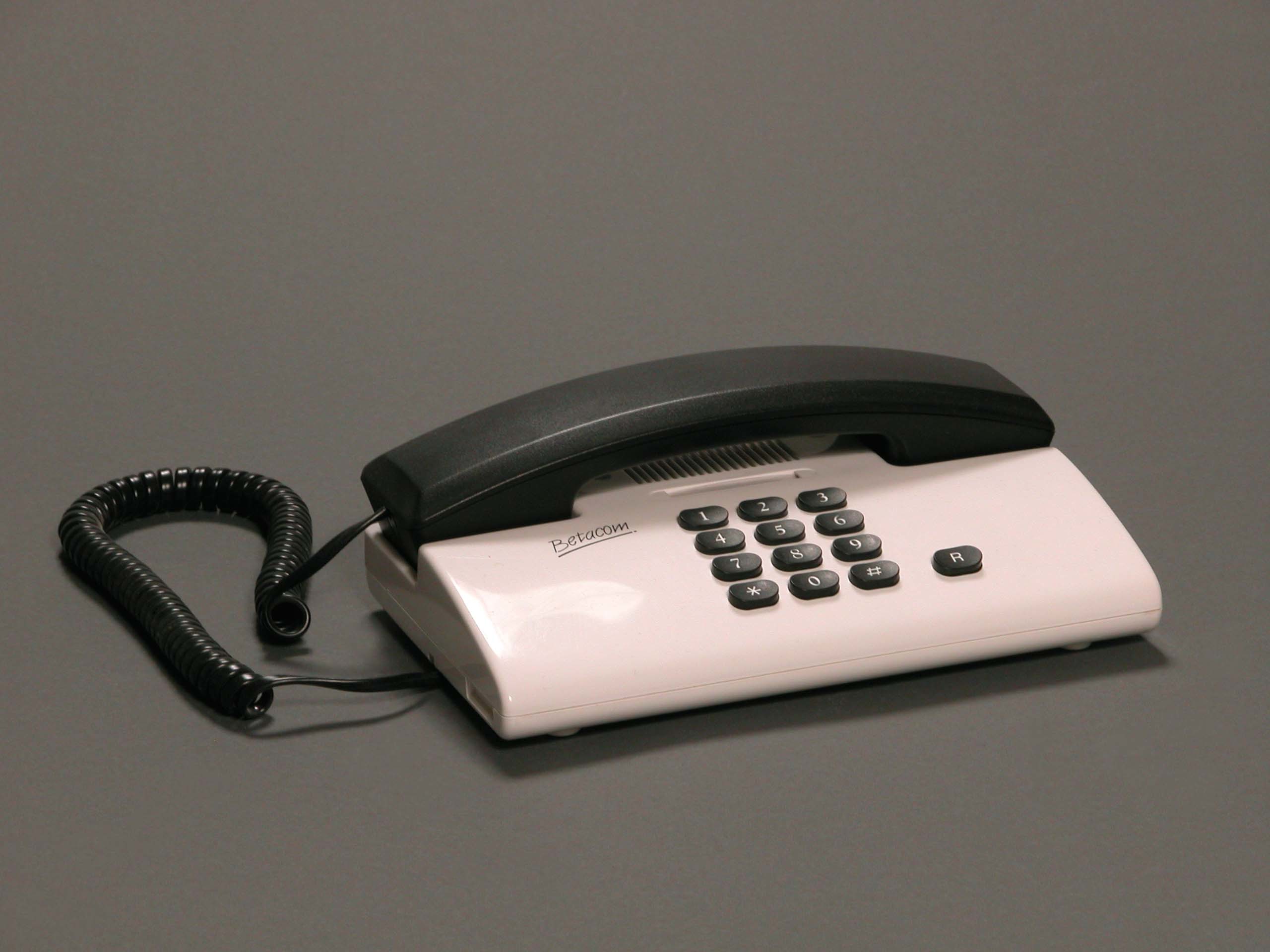 Telefonkészülék, BETACOM PHONIX SL 30 (Postamúzeum CC BY-NC-SA)