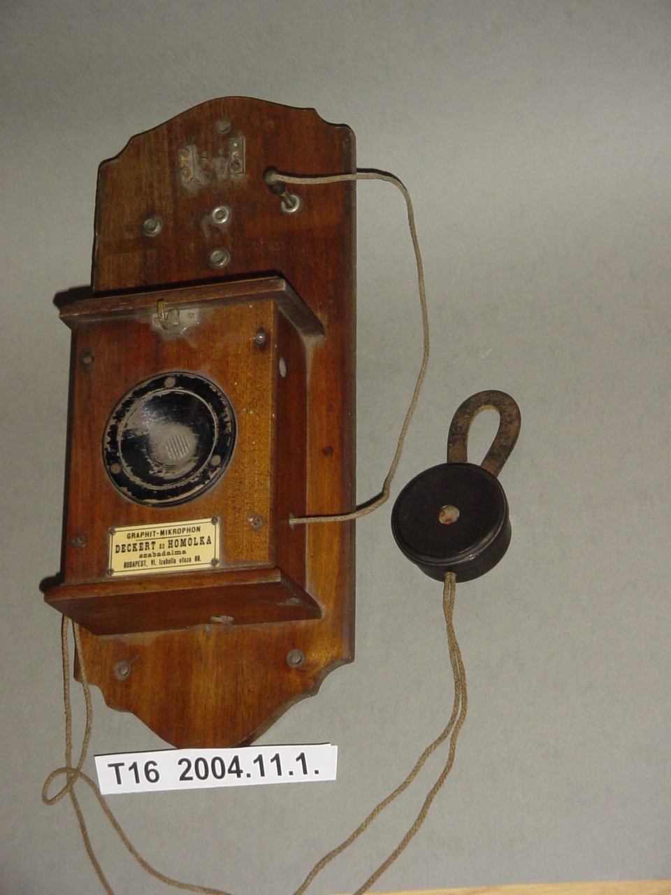 Vonalválasztós fali telefonkészülék (Postamúzeum CC BY-NC-SA)