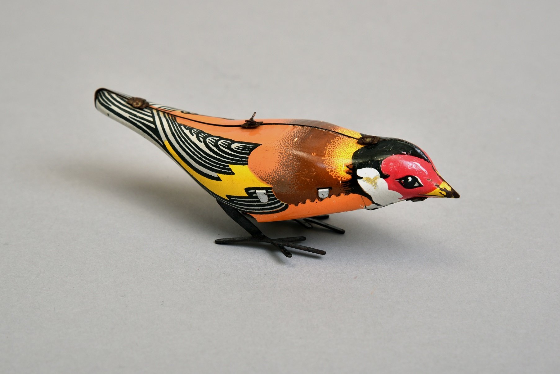Lemezjáték, csipegető madár (Óbudai Múzeum CC BY-NC-SA)